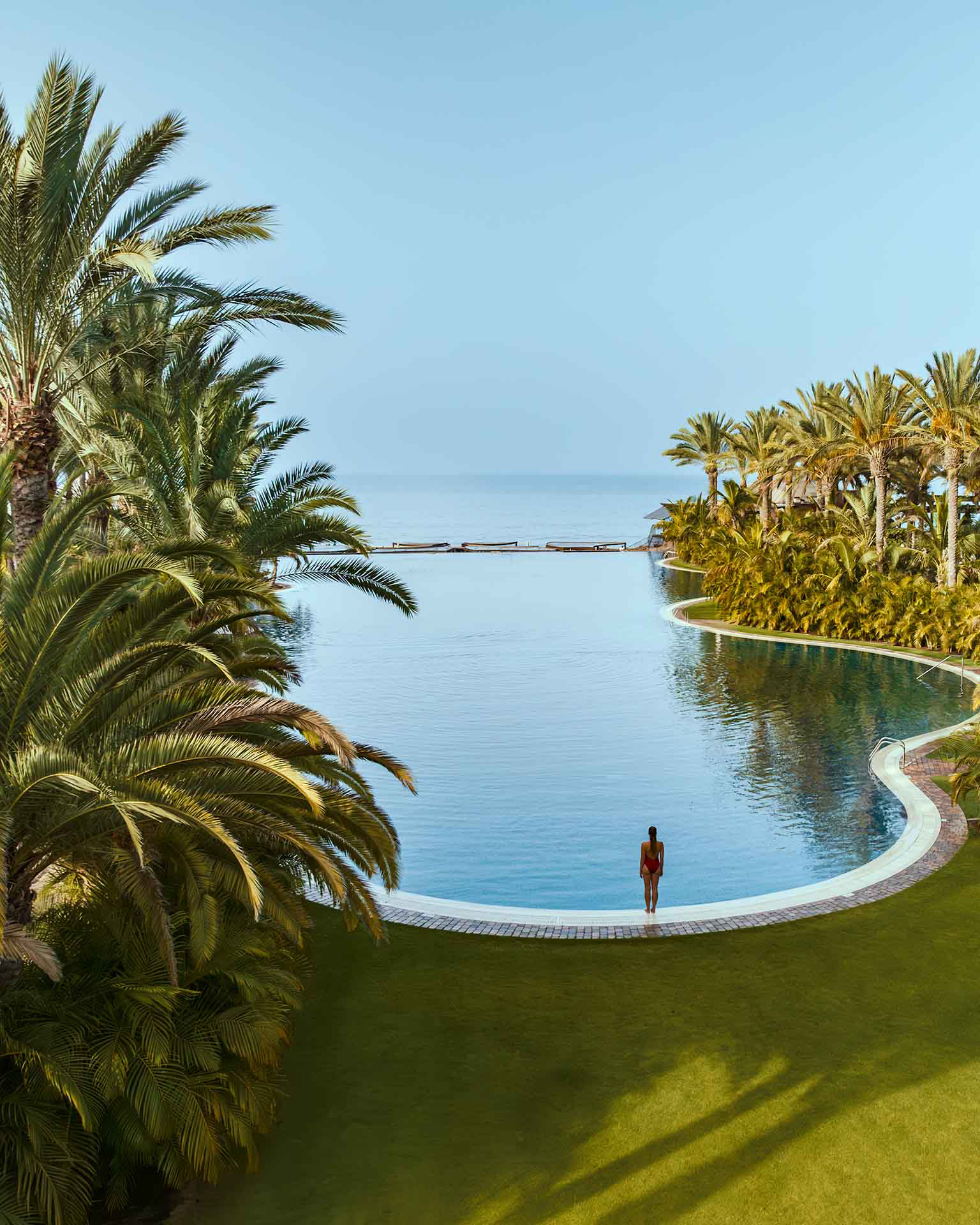 infinity pool hotel lopesan costa meloneras