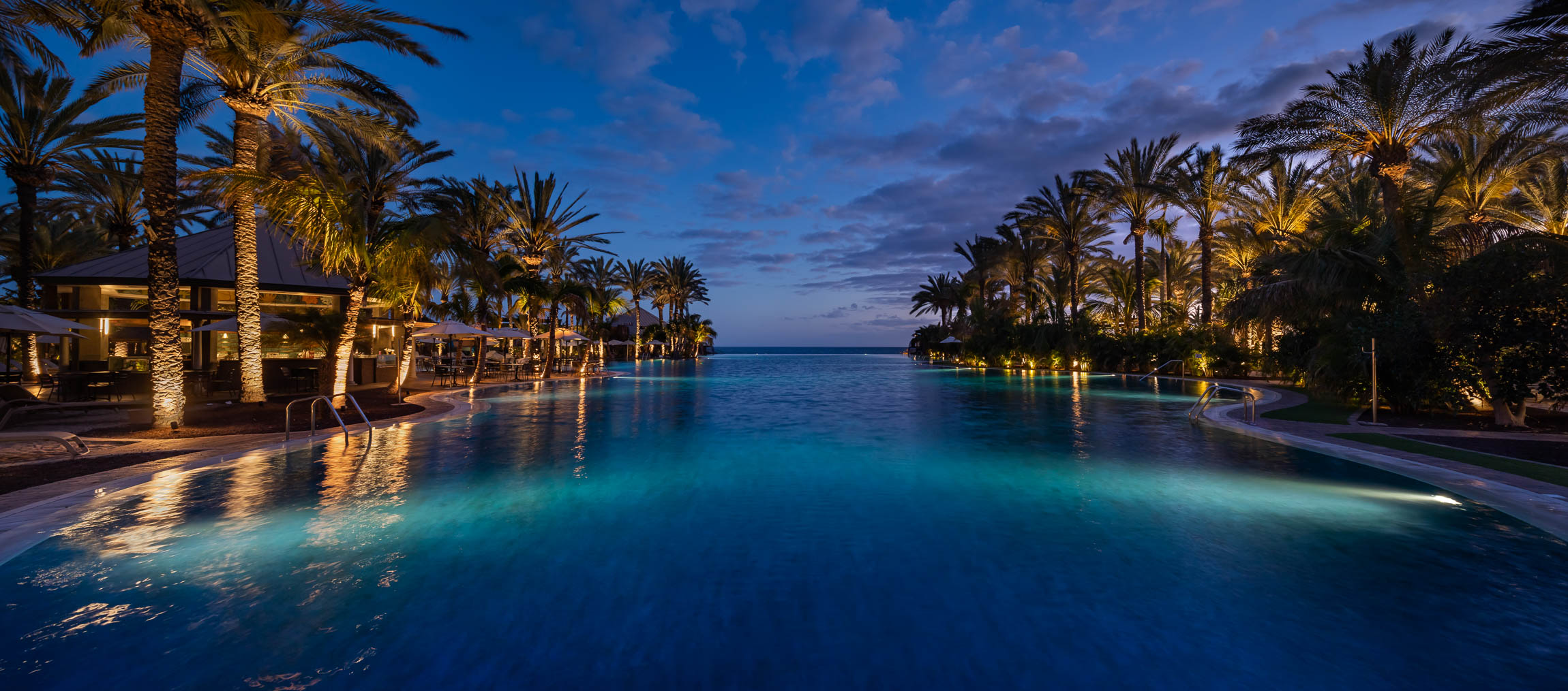 lopesan costa meloneras resort & spa el lago nachtpool
