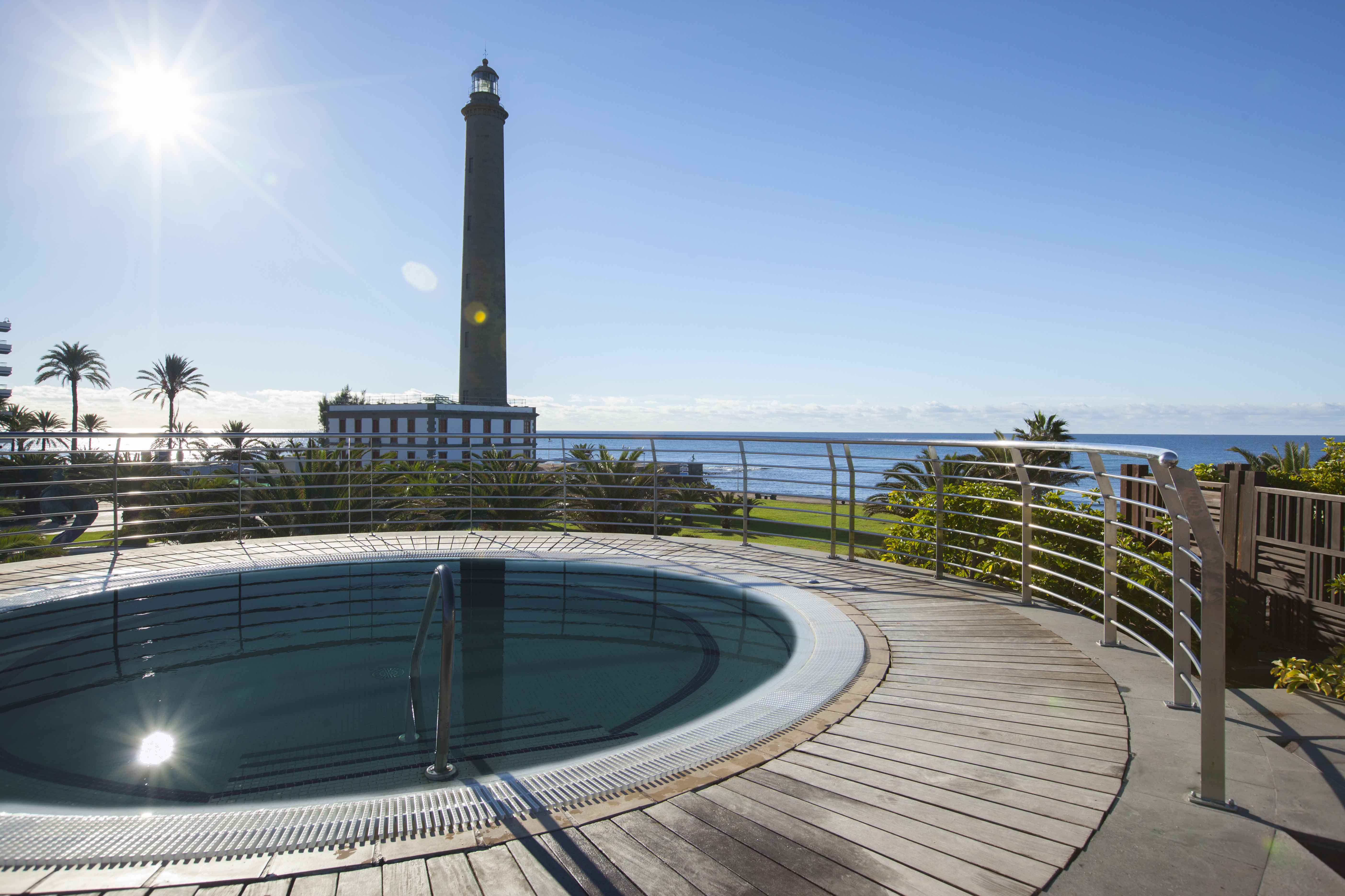 lopesan costa meloneras resort & spa jacuzzi pool aussichten