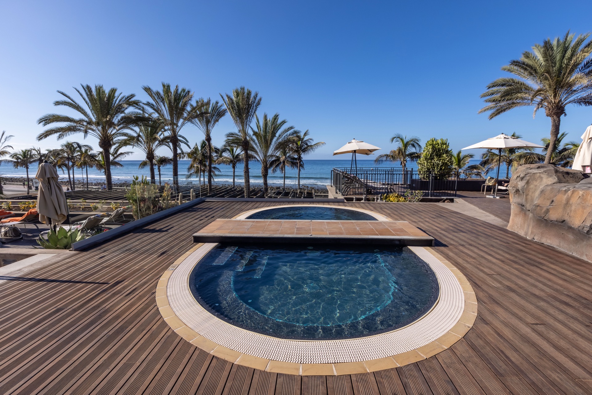 lopesan costa meloneras resort & spa hydromassage-pools