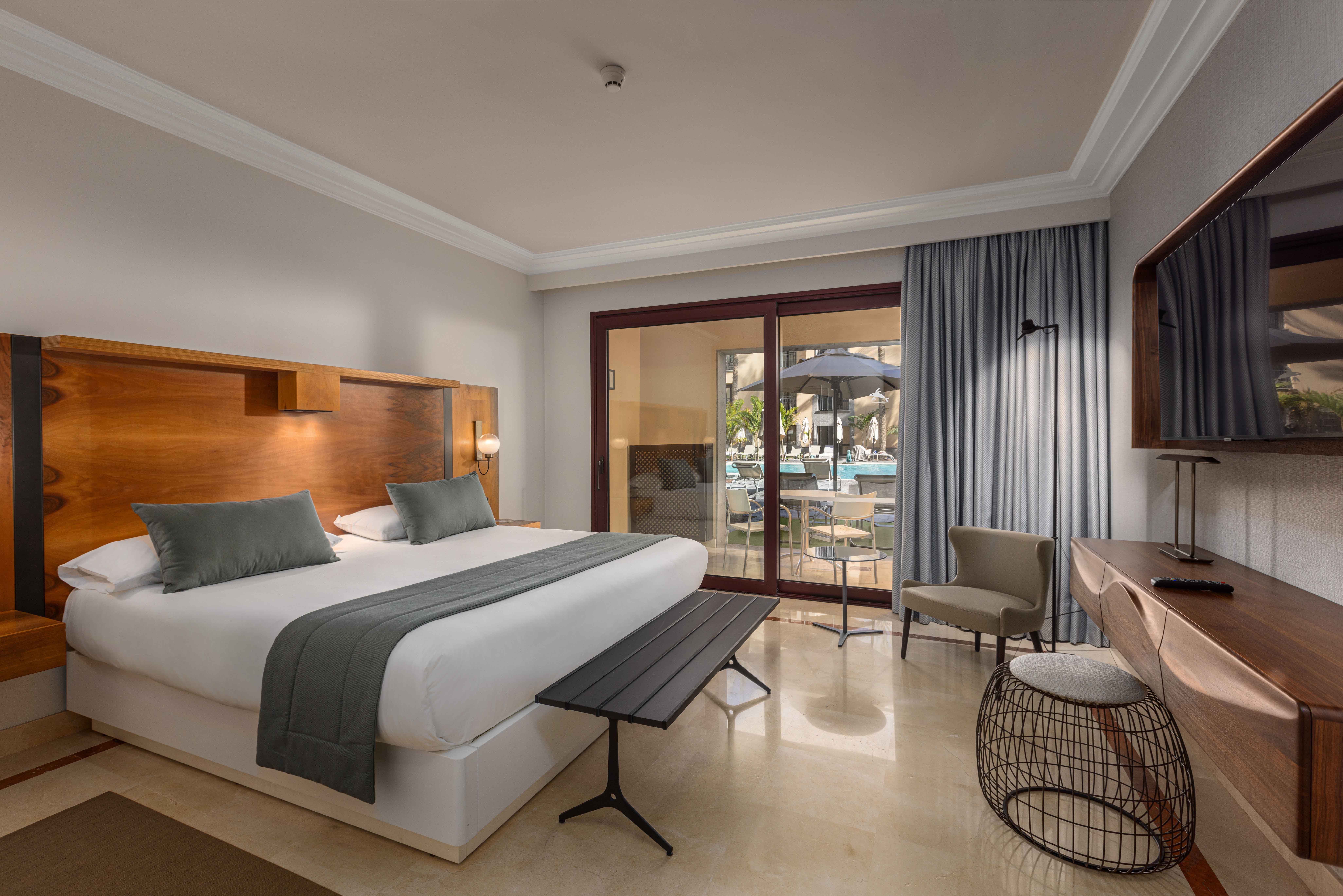 bett zimmer double deluxe terrace lopesan costa meloneras resort & spa