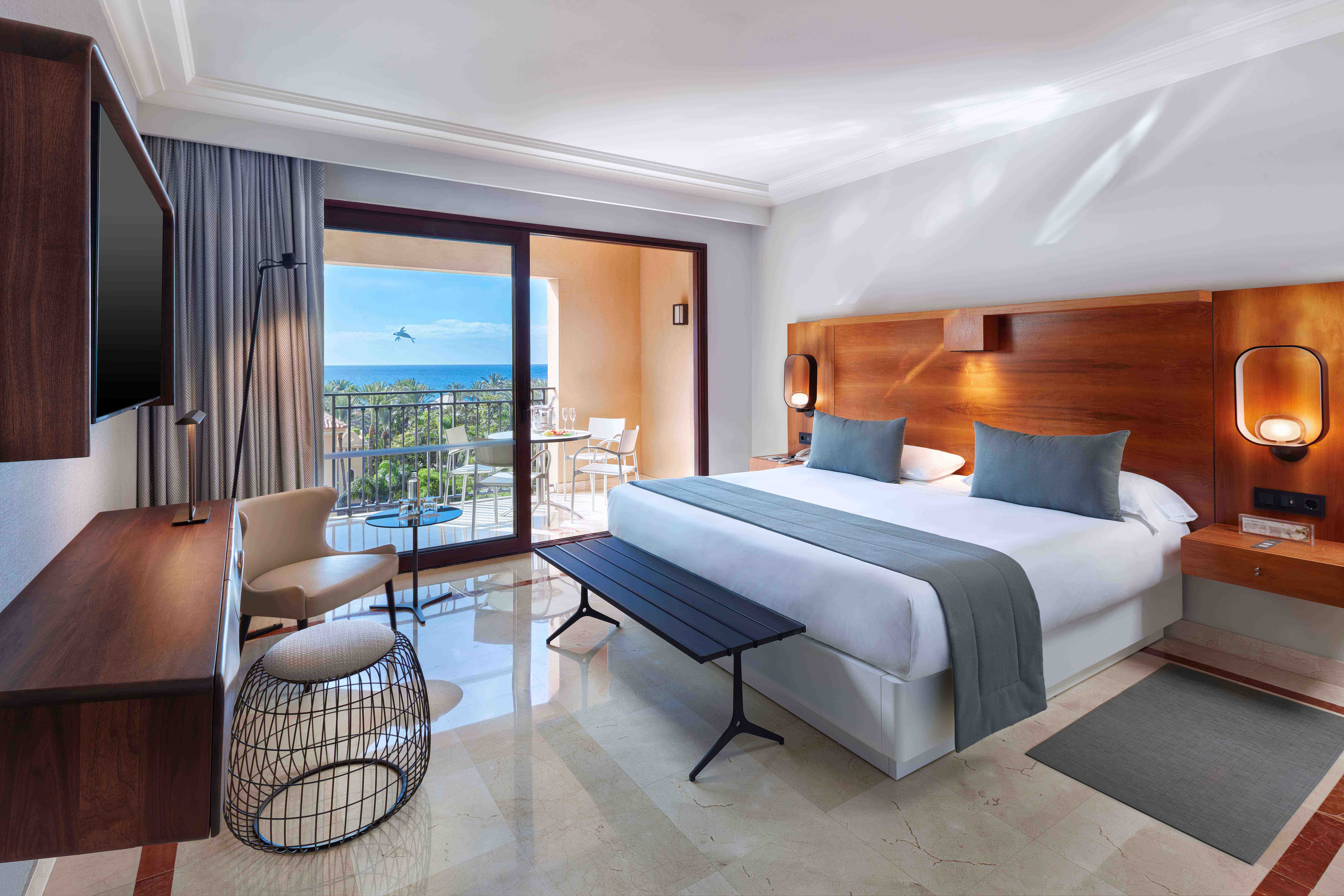 bett lopesan costa meloneras resort & spa master suite view