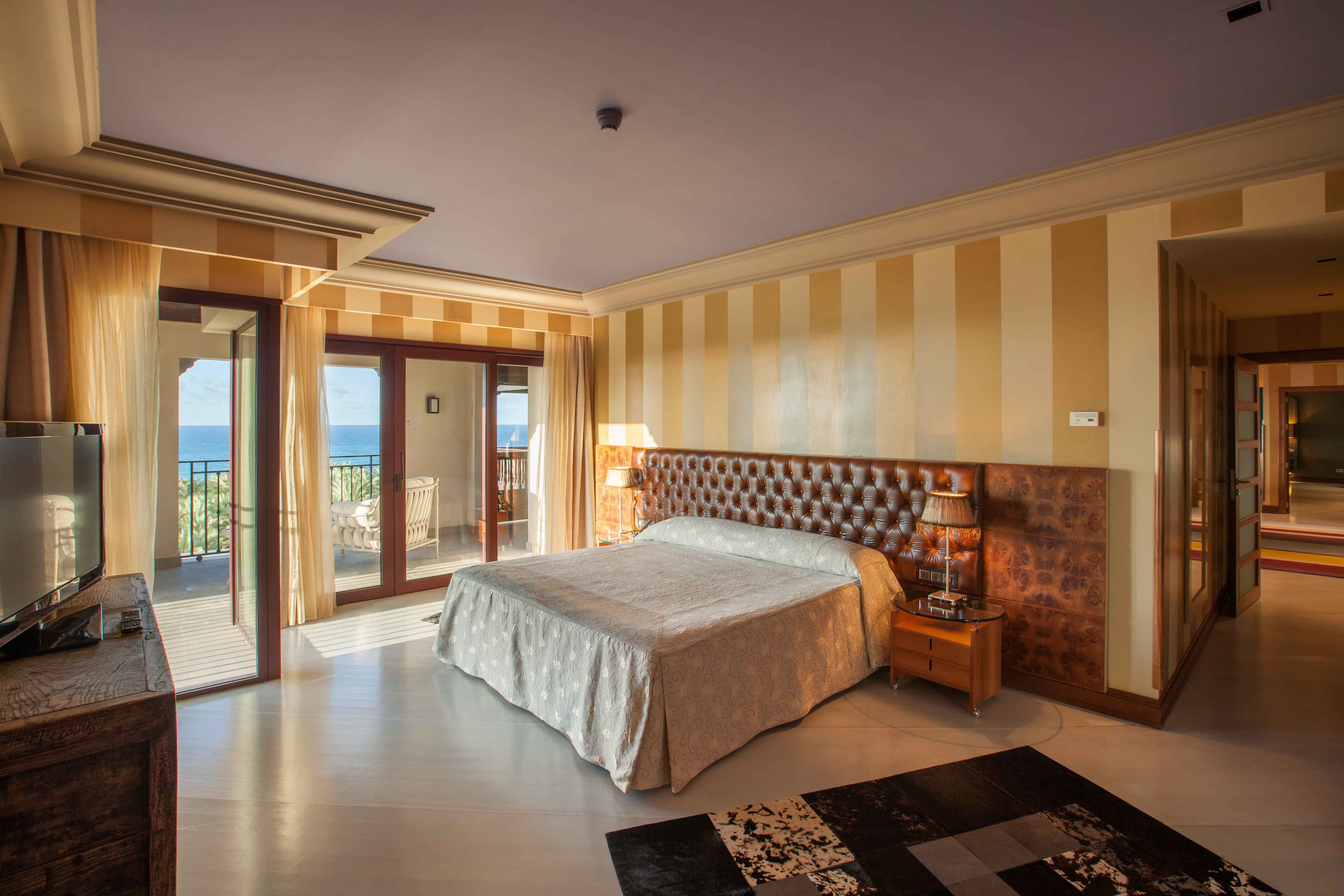 bett lopesan costa meloneras resort & spa royal suite