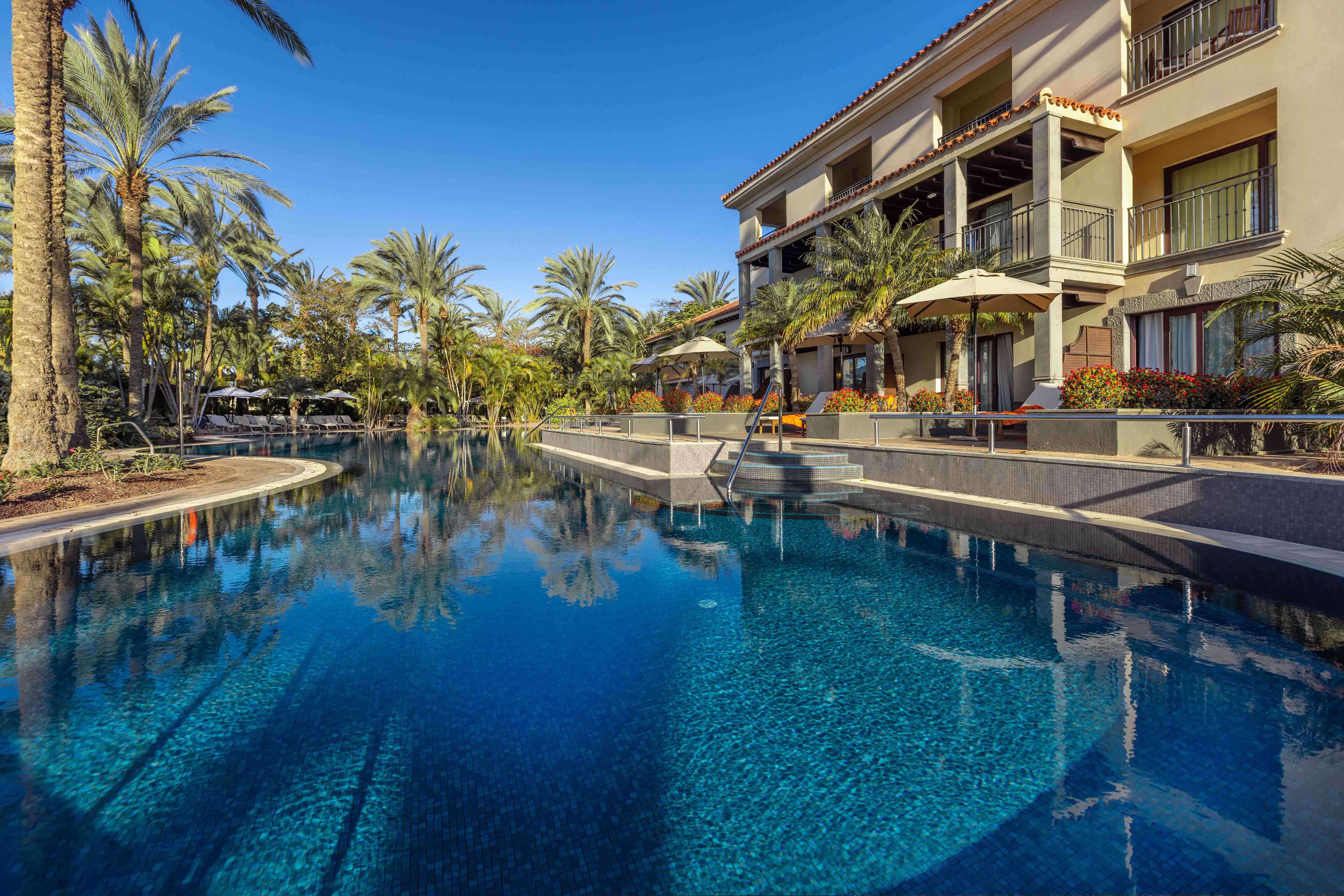 lopesan costa meloneras resort & spa unique pool