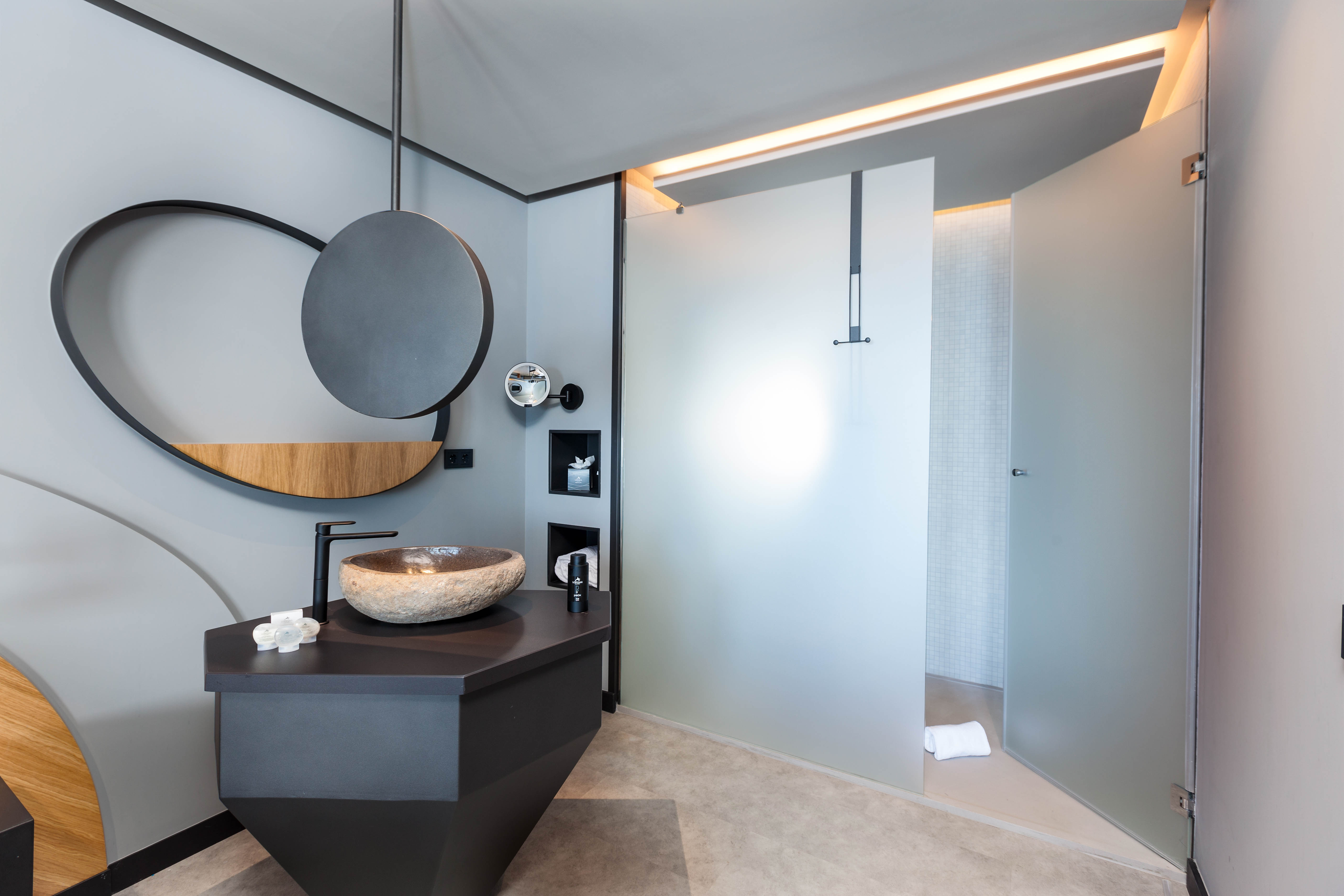 photos bathroom junior suite rooms hotel faro lopesan collection