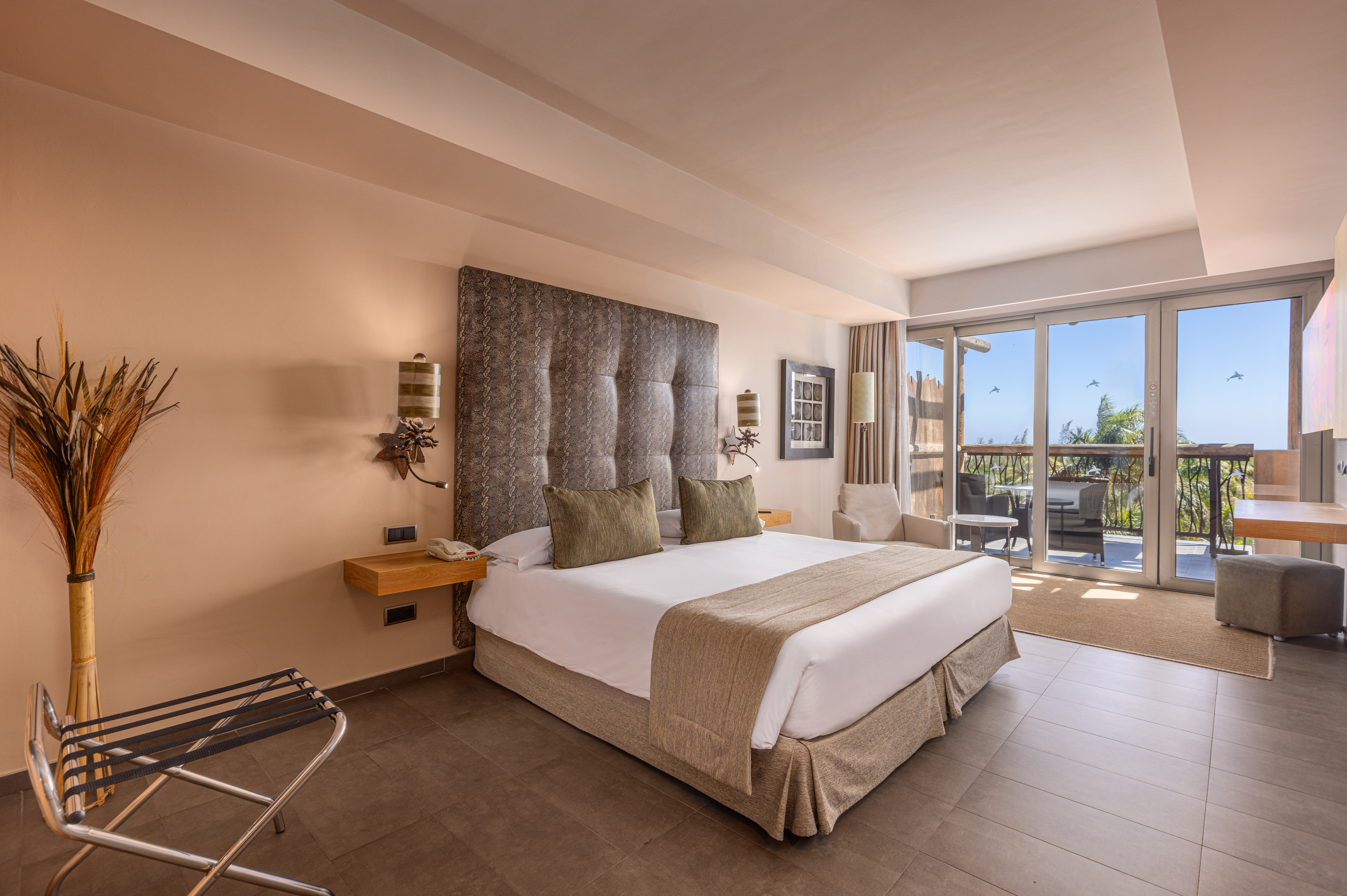 fotos cama habitaciones hotel lopesan baobab