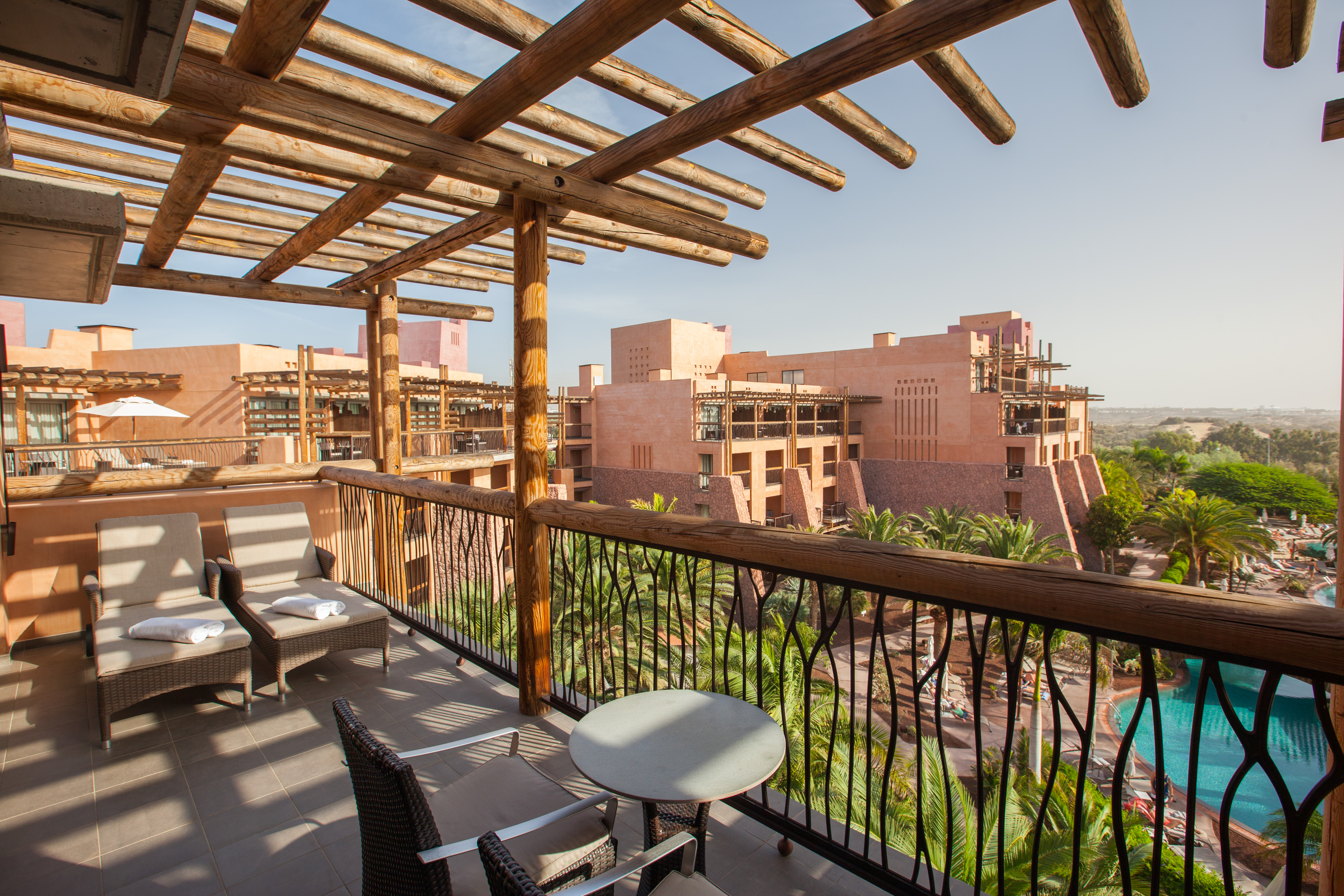 fotos terraza habitaciones suite junior hotel lopesan baobab