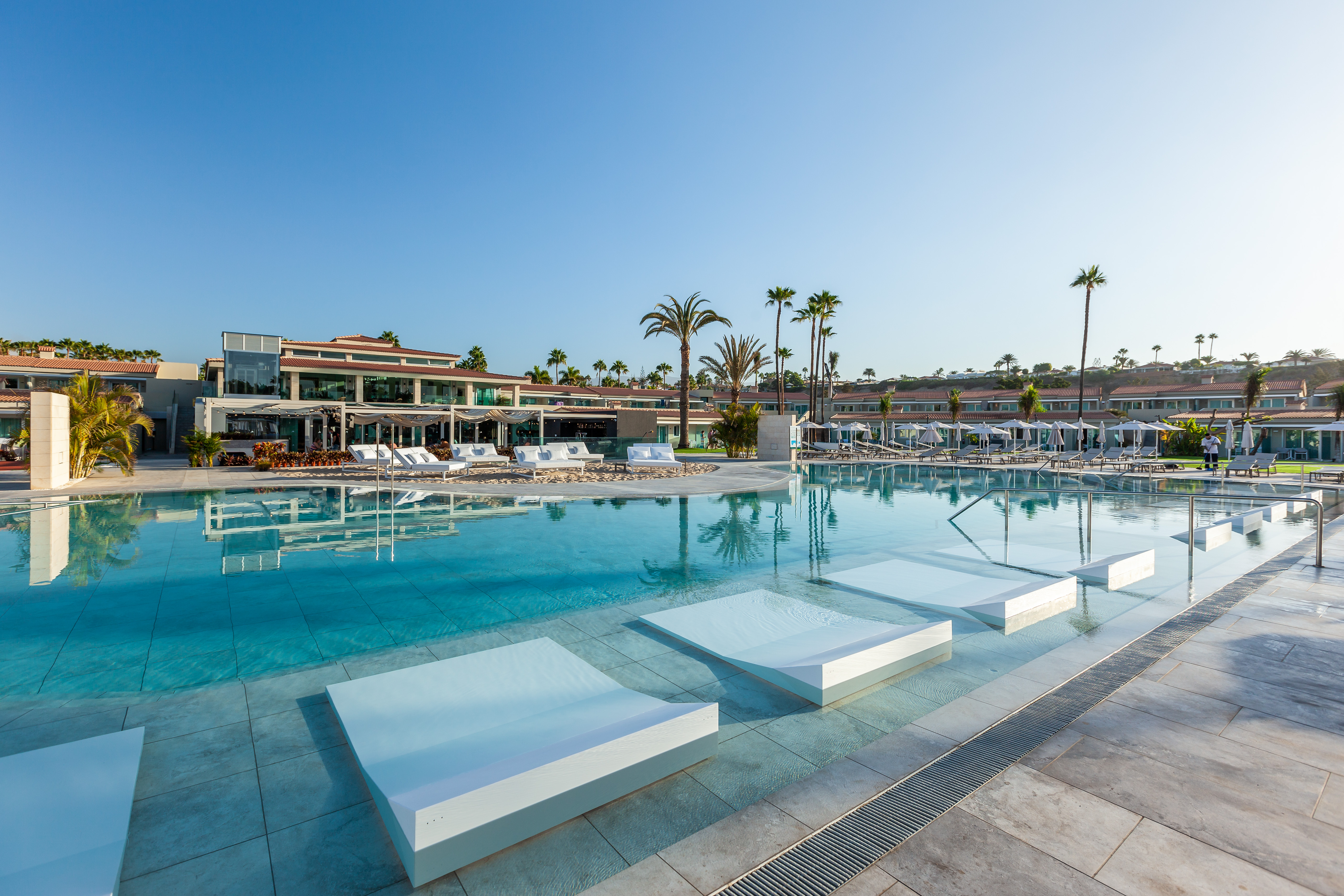 imágenes y fotos kumara serenoa by lopesan hotels piscina principal