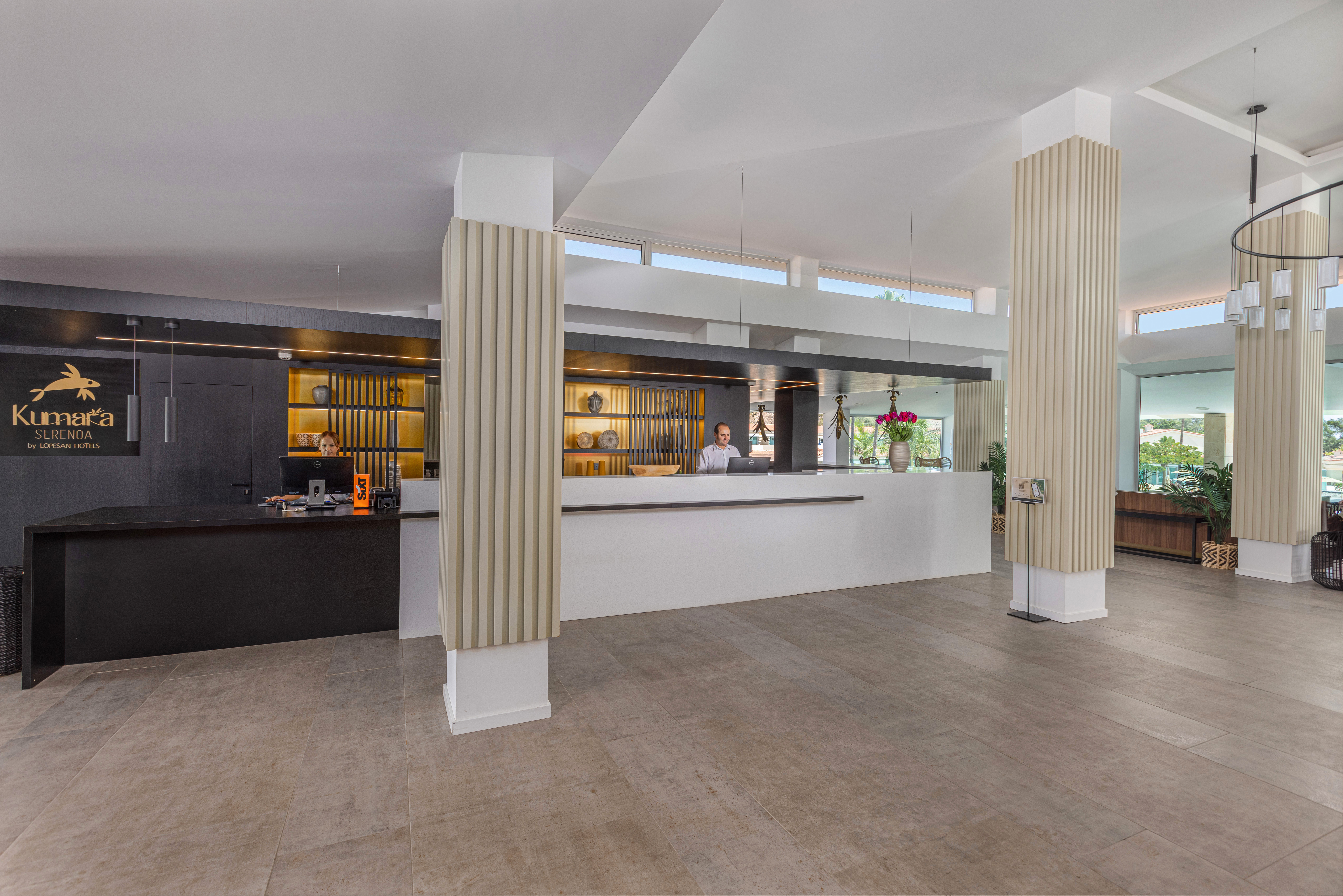 fotos lobby hotel kumara serenoa