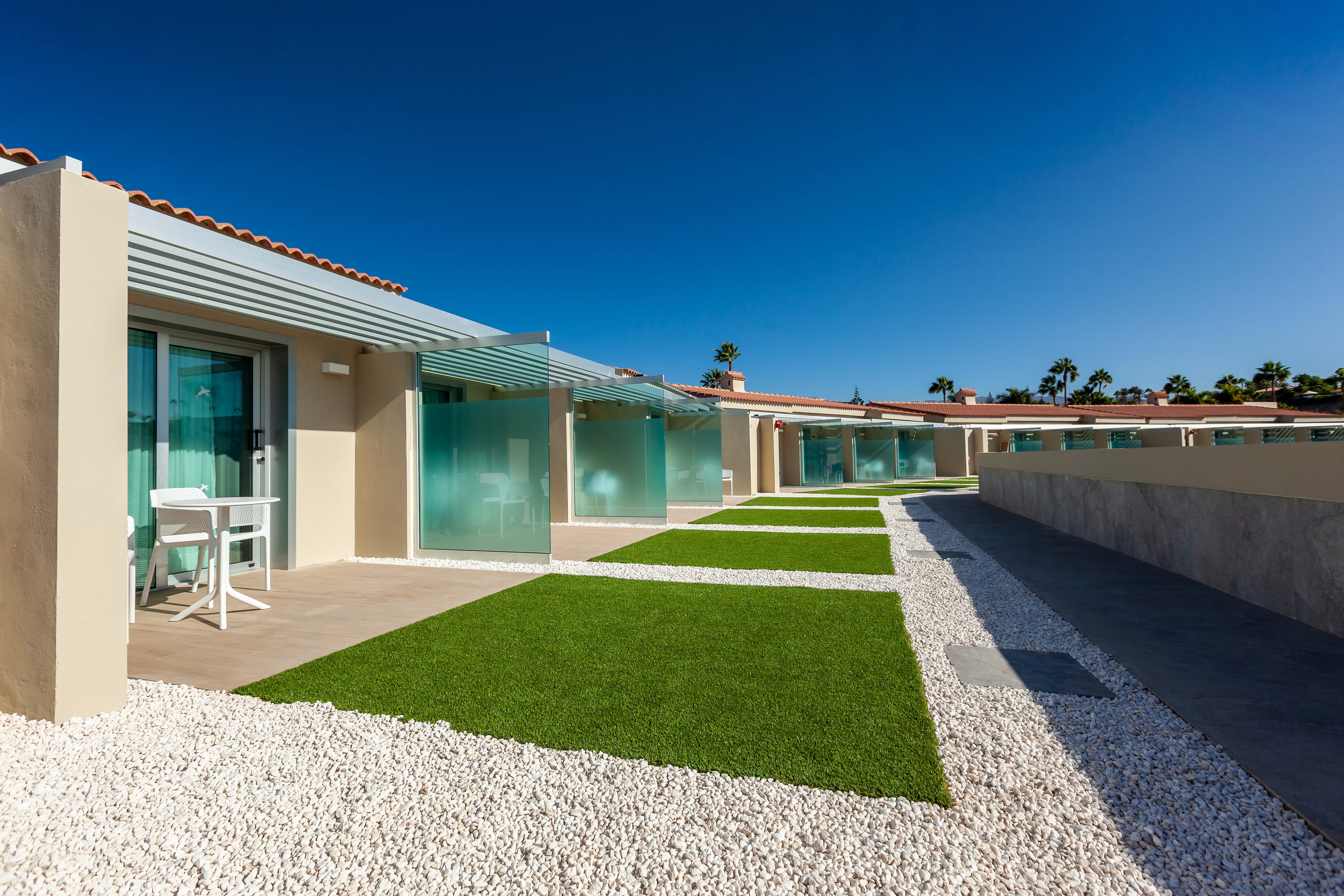 EXTERIOR ROOMS (1)
