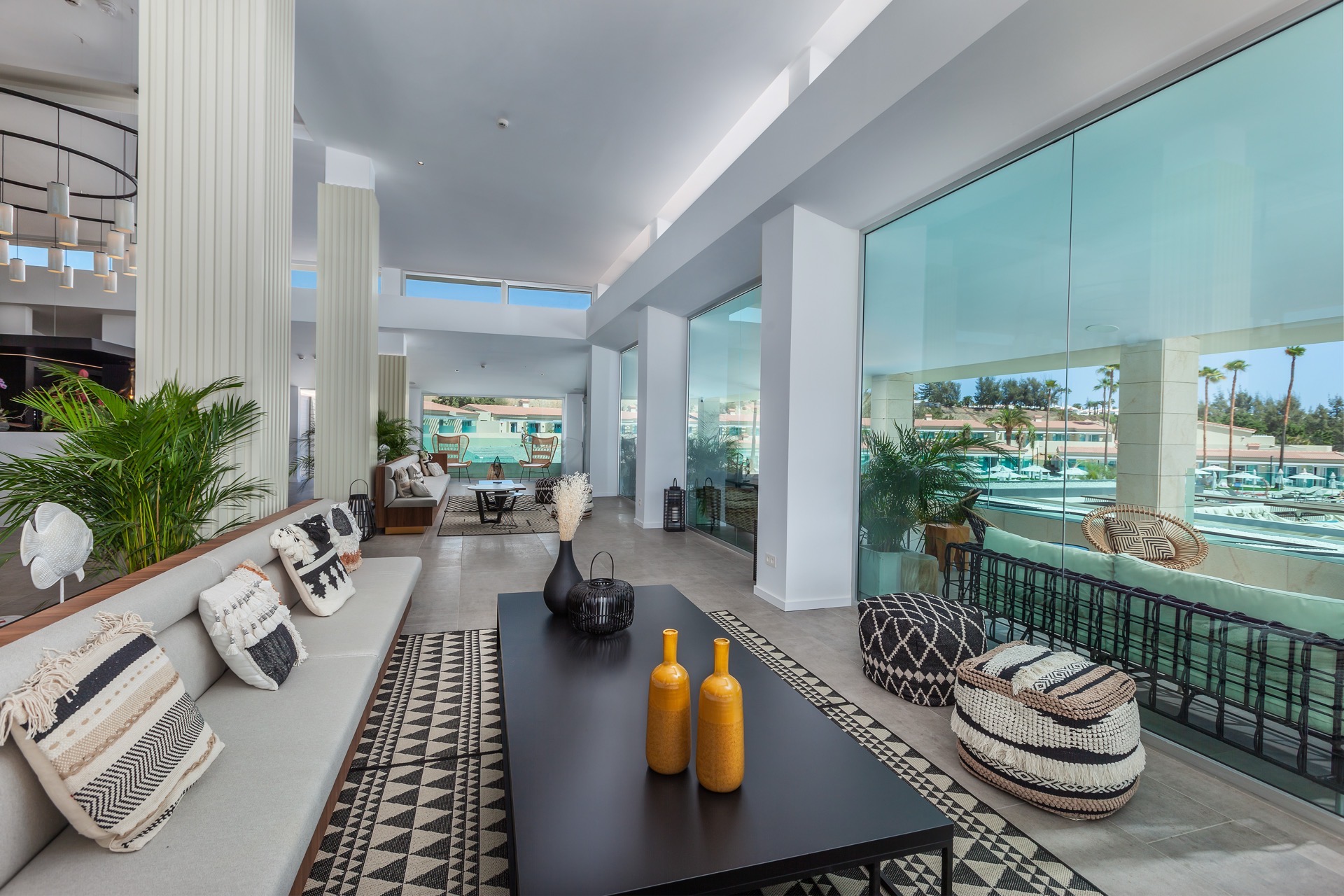 LOBBY (7)