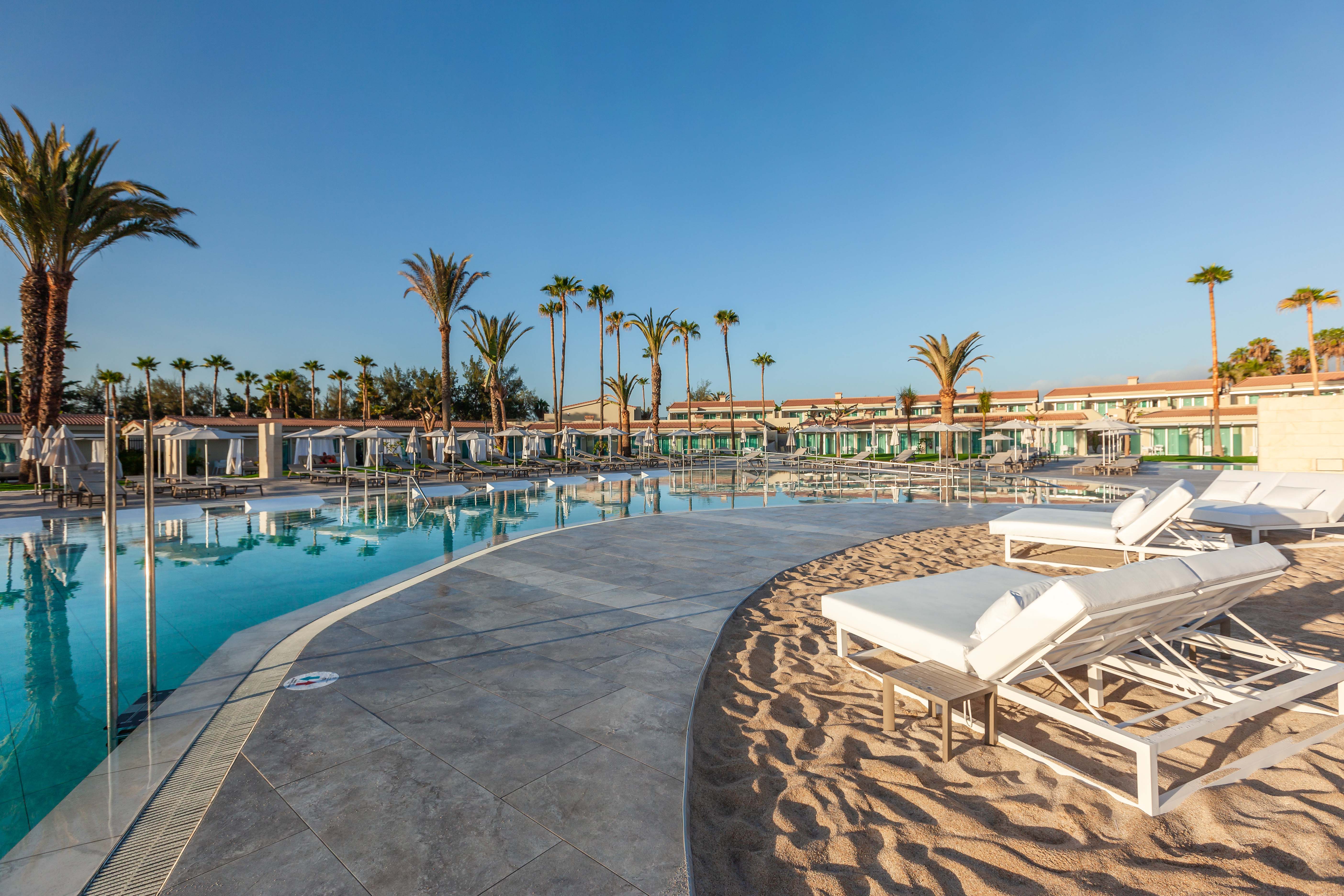 MAIN POOL (4)