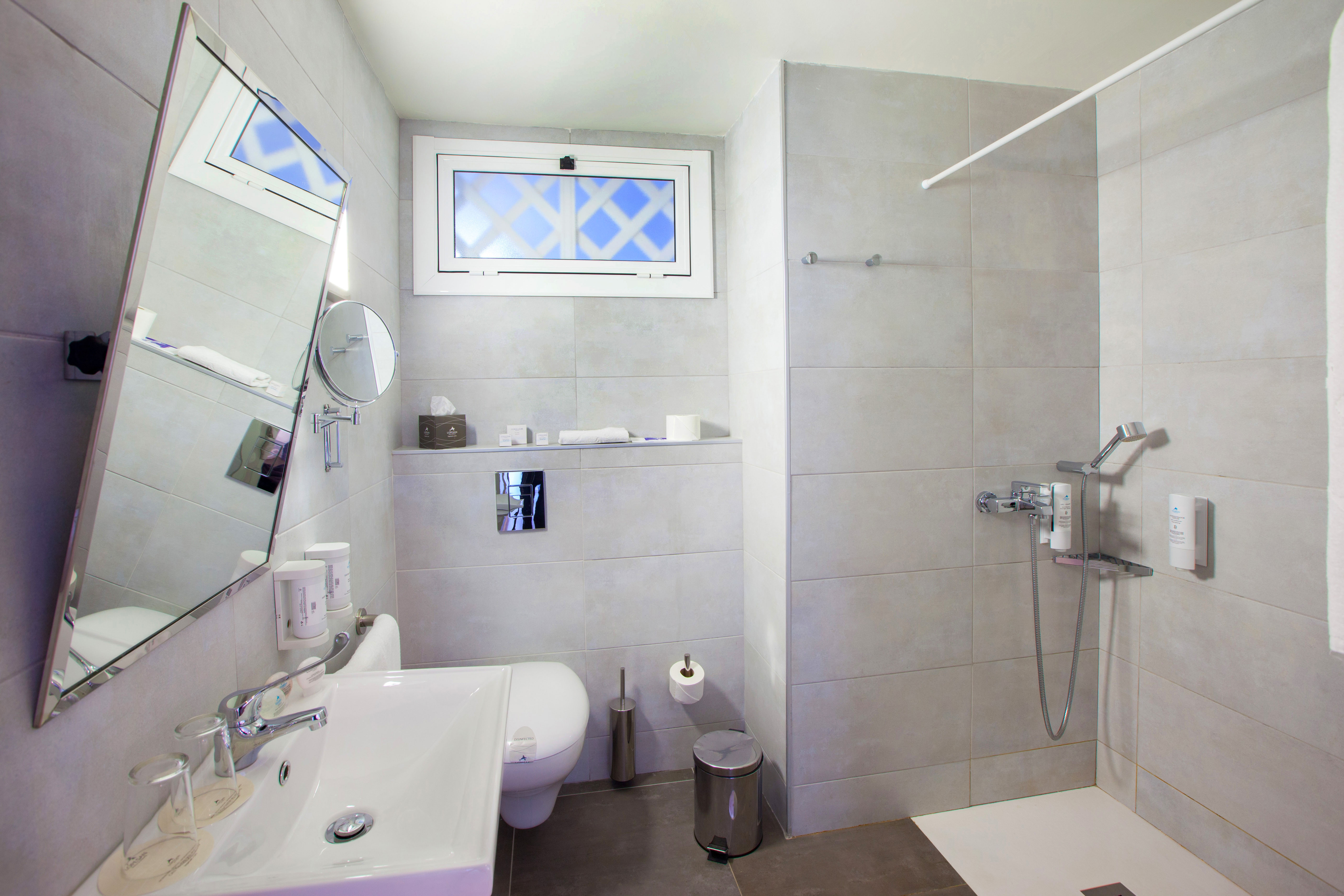 badezimmer angepasstes doppelzimmer standard corallium beach by lopesan hotels