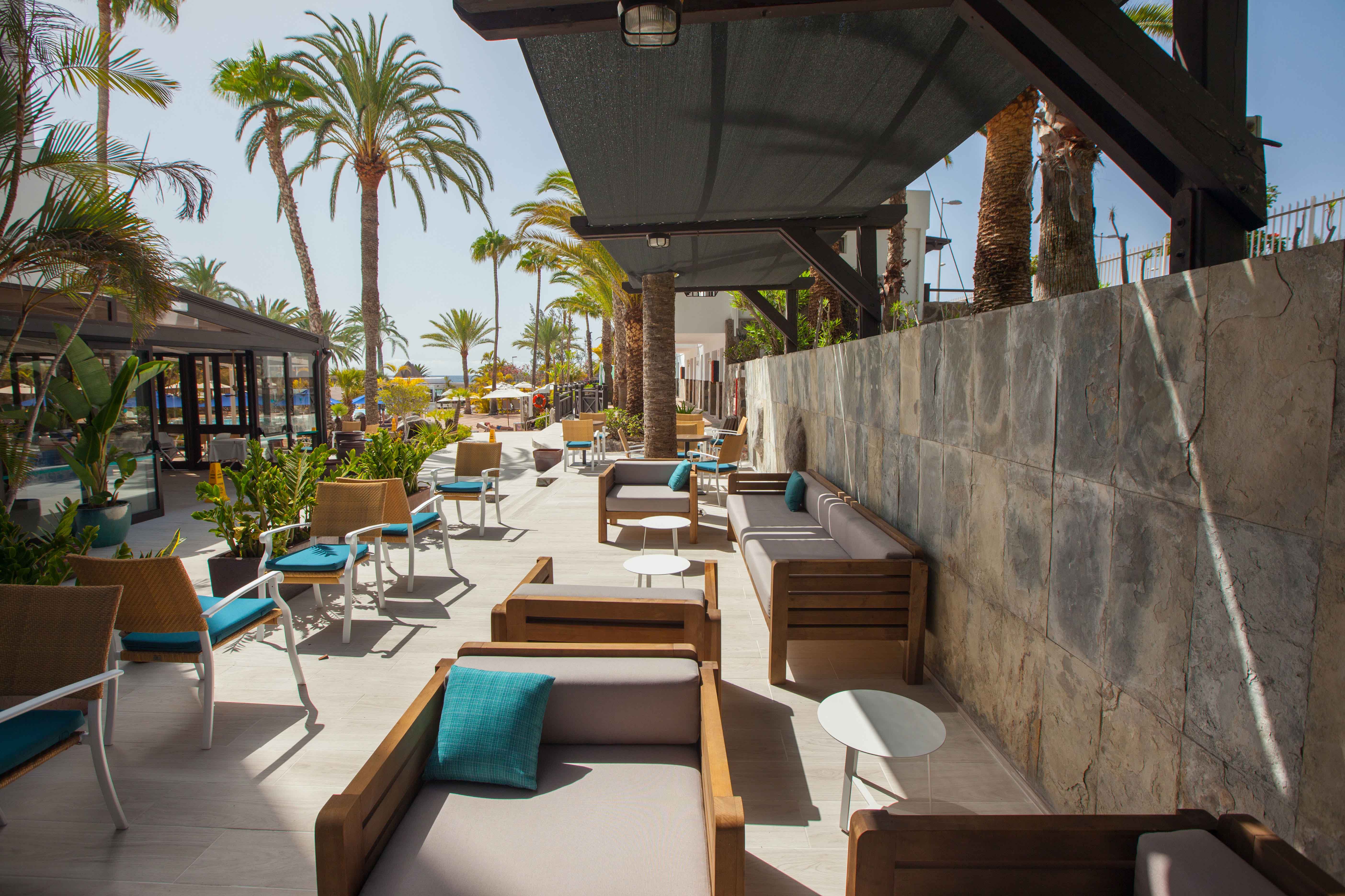 lobbybar corallium by lopesan hotels