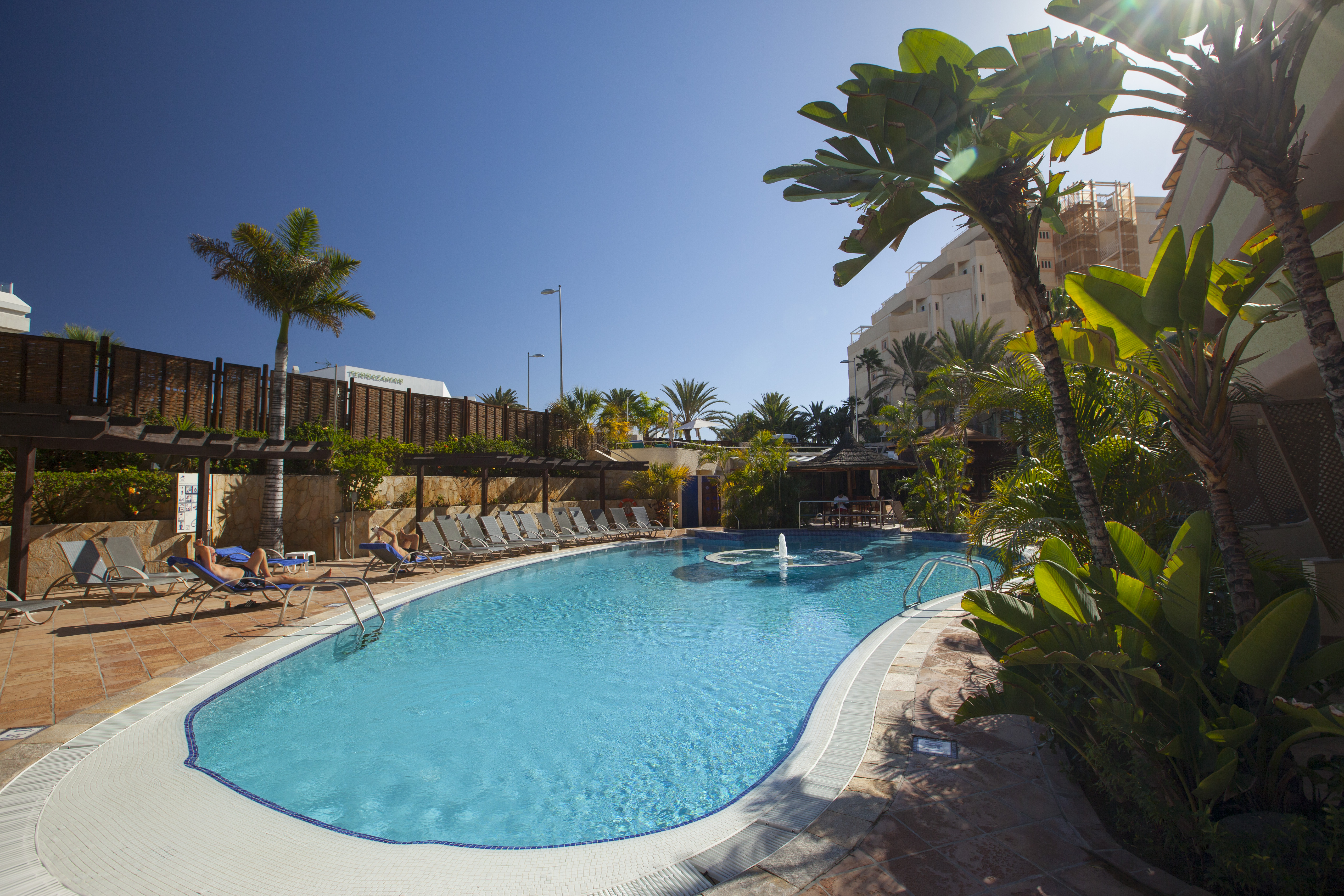 fotos pools corallium dunamar