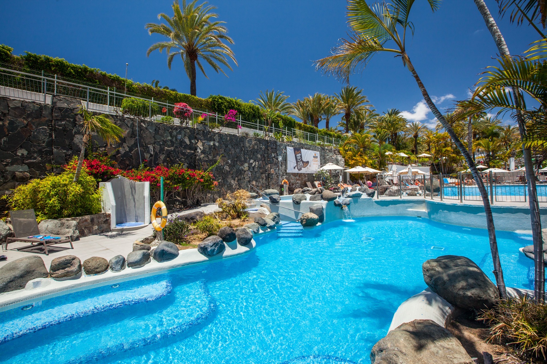 fun-pool abora catarina by lopesan hotels