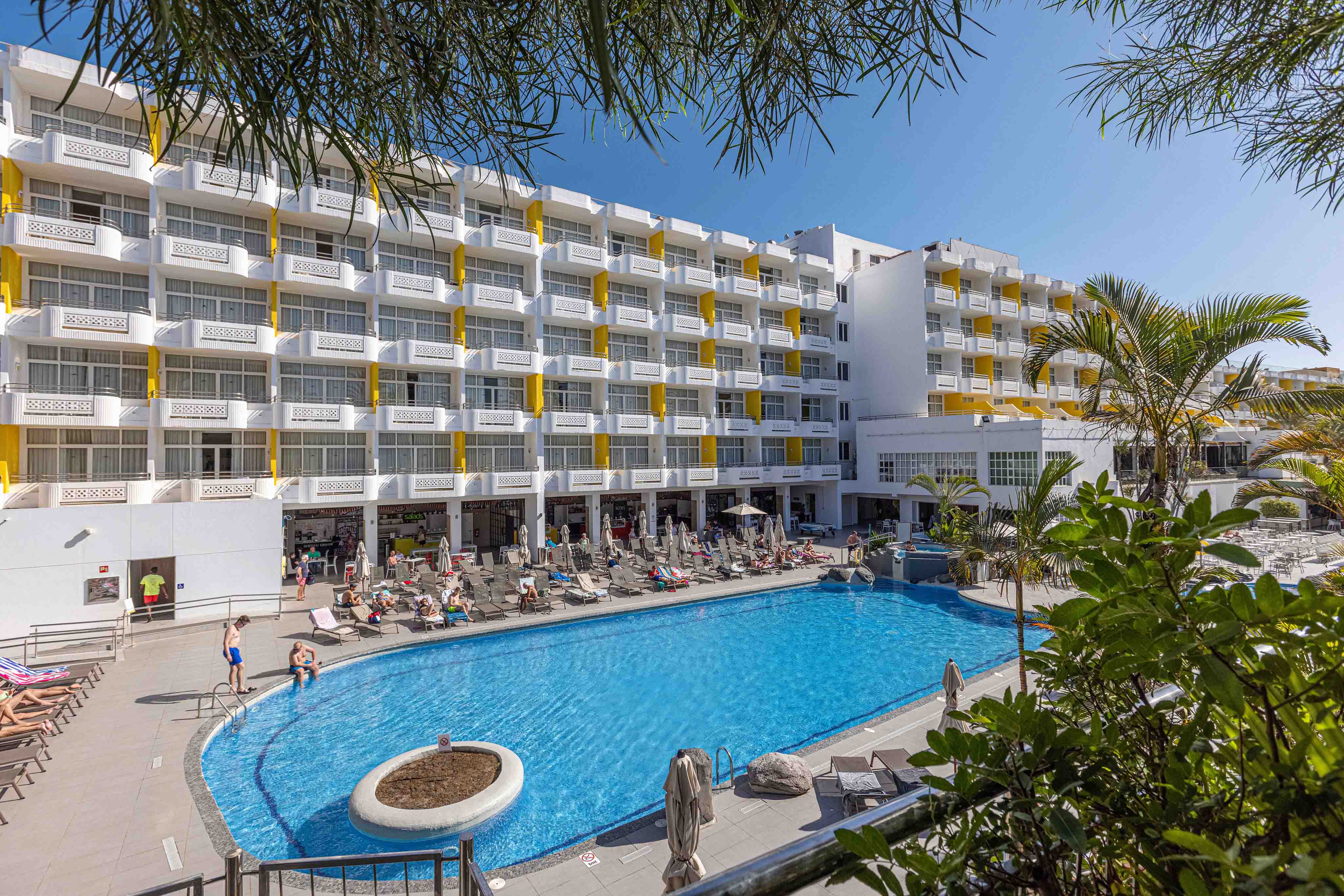 relaxbereich hauptpool abora catarina by lopesan hotels