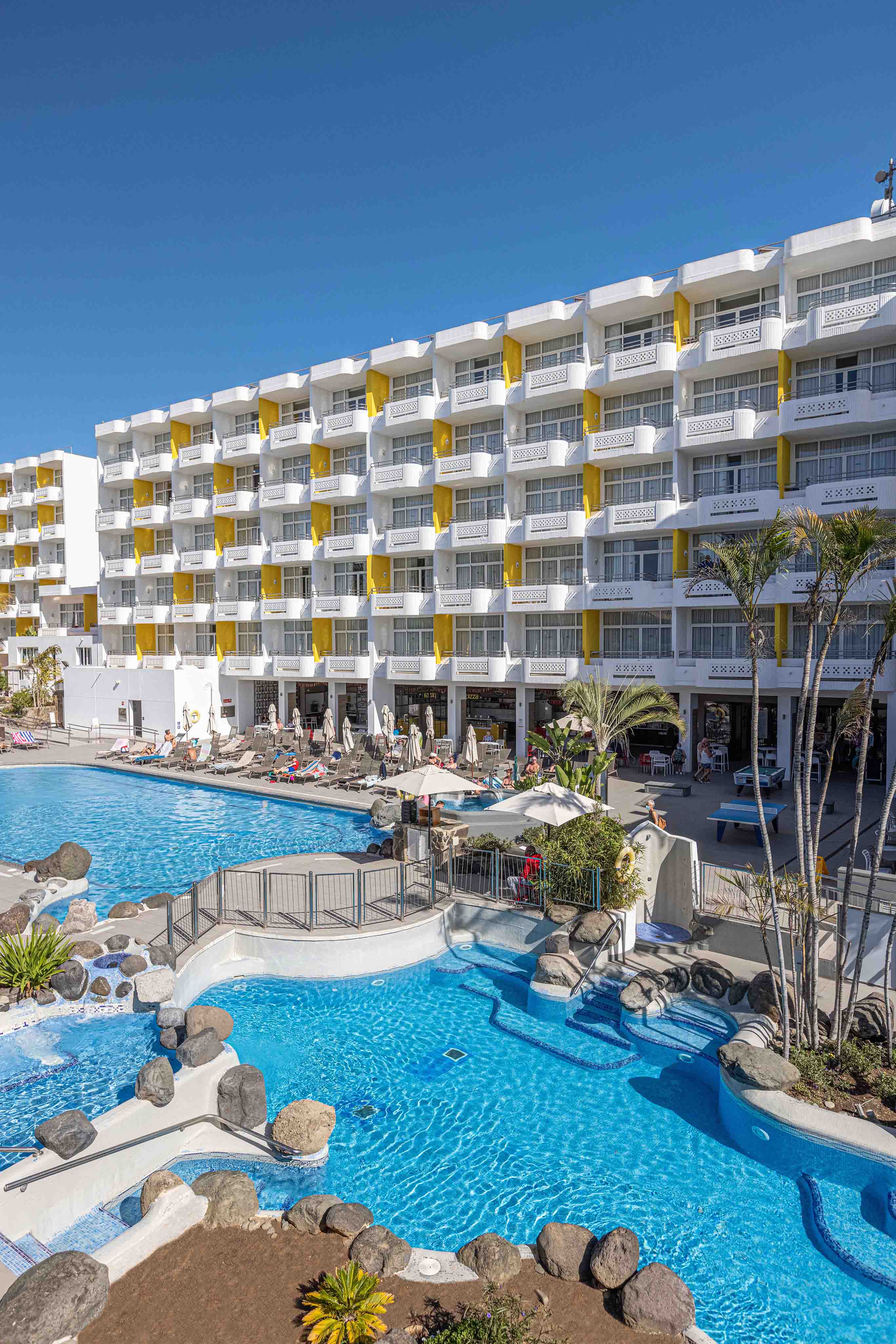 hauptpool bereich abora catarina by lopesan hotels