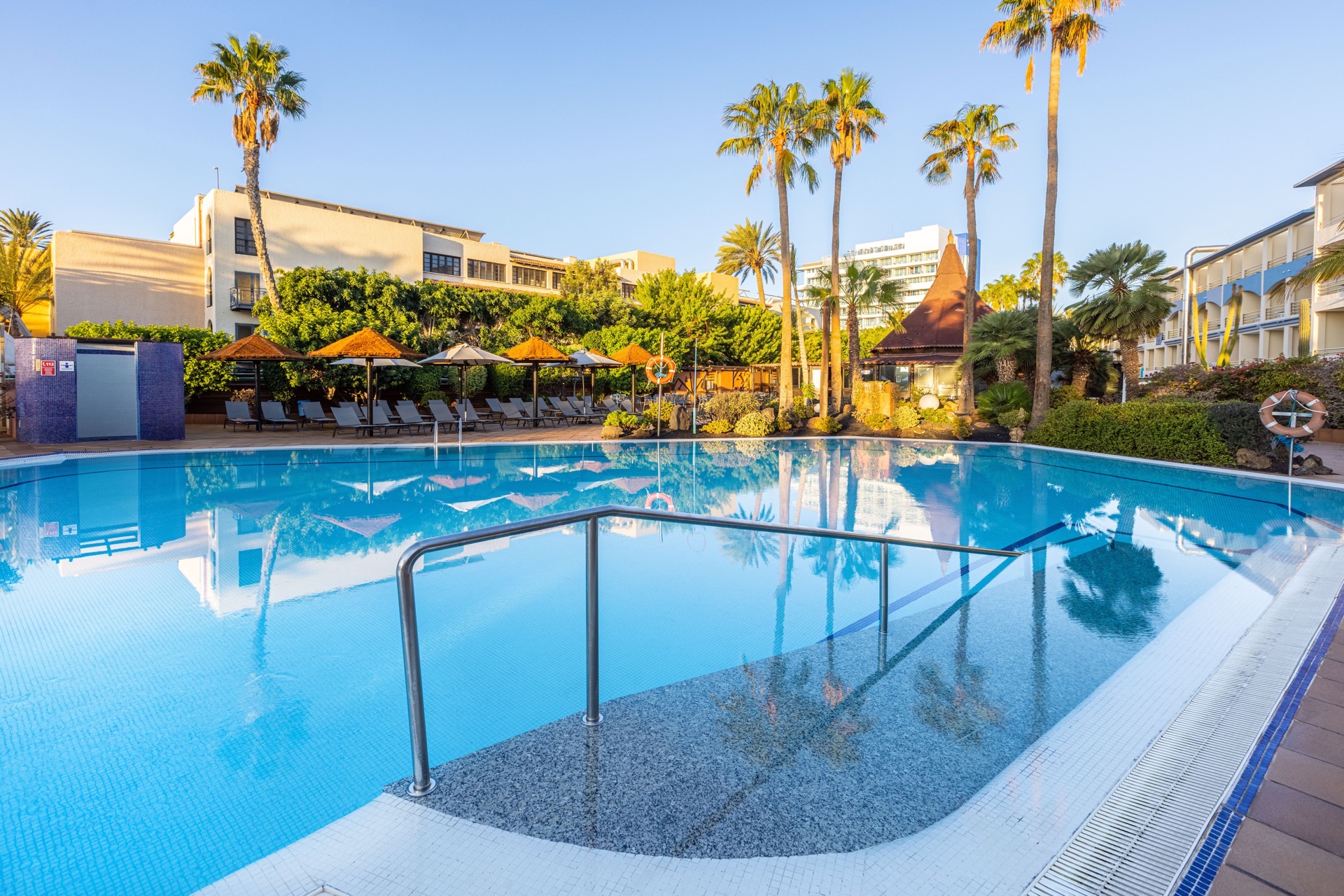 MAIN POOL_2