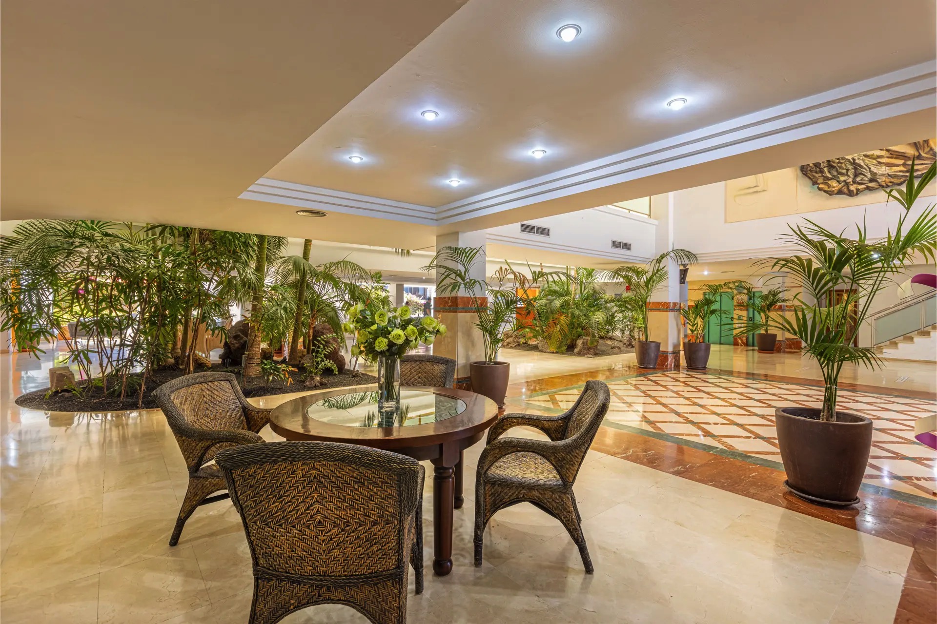 lOBBY_2