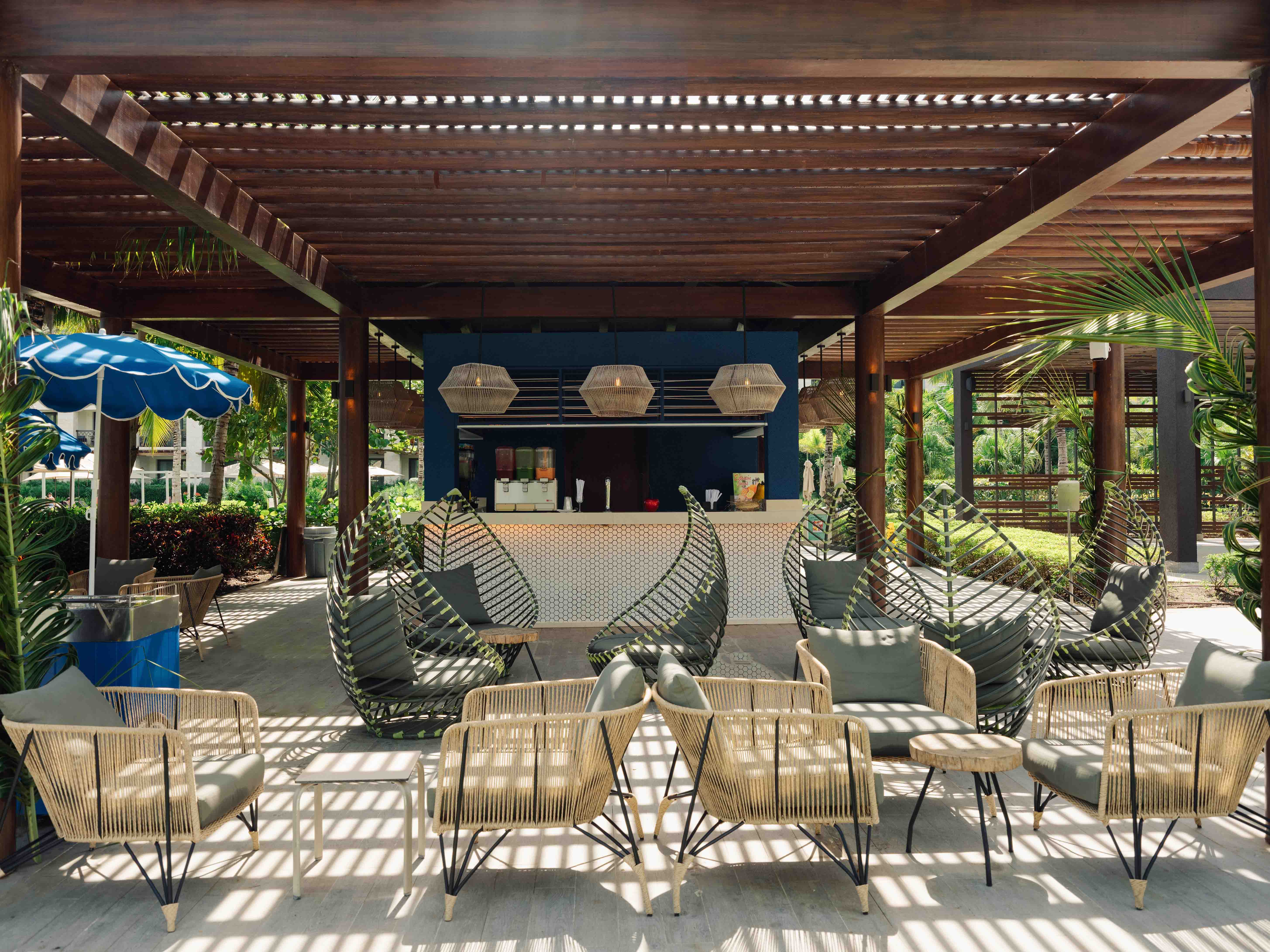 imágenes y fotos lopesan costa bavaro bar piscina