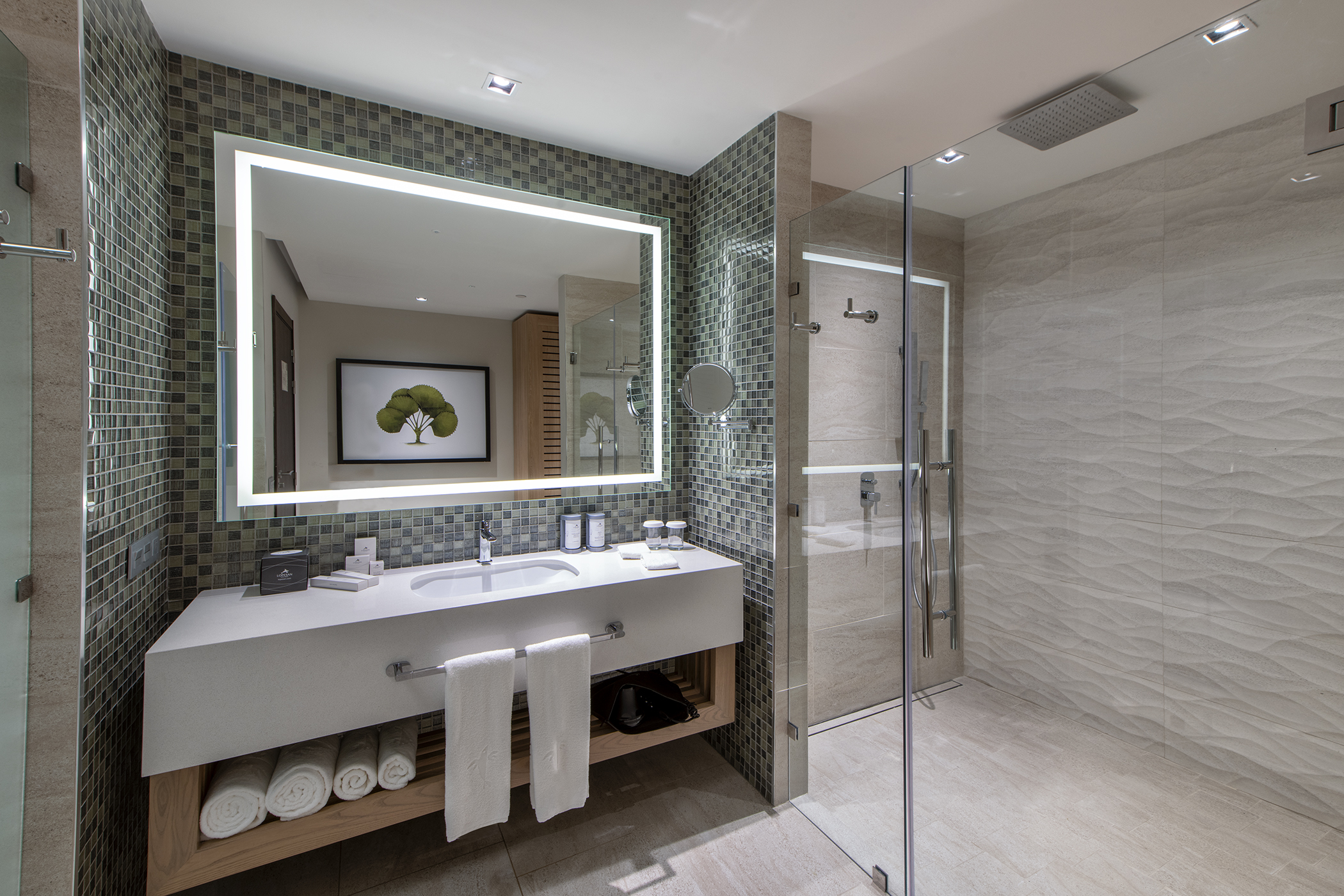 fotos baño habitaciones lopesan costa bavaro resort king swim up junior suite