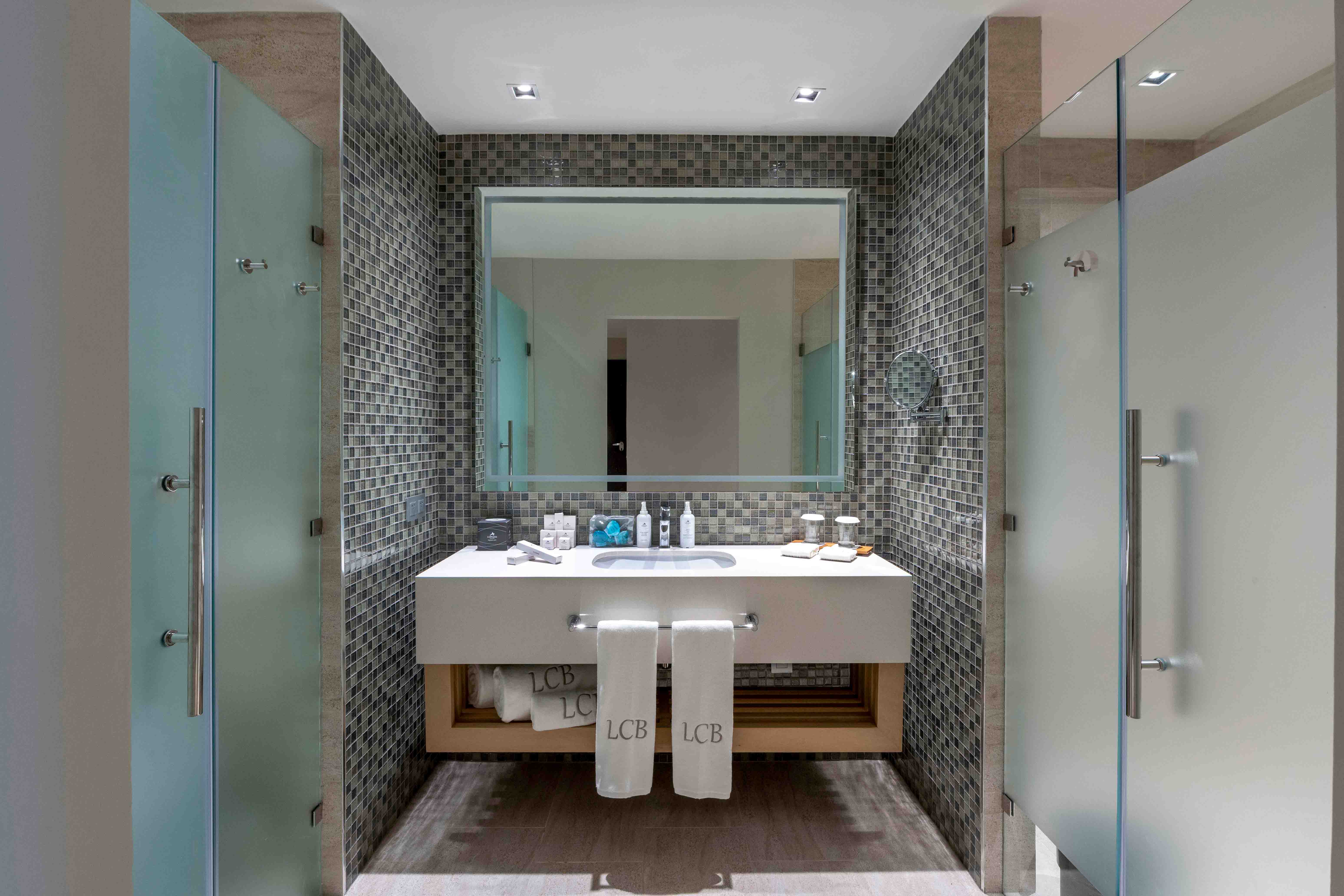 baño unique king ocean view junior suite resort lopesan costa bavaro