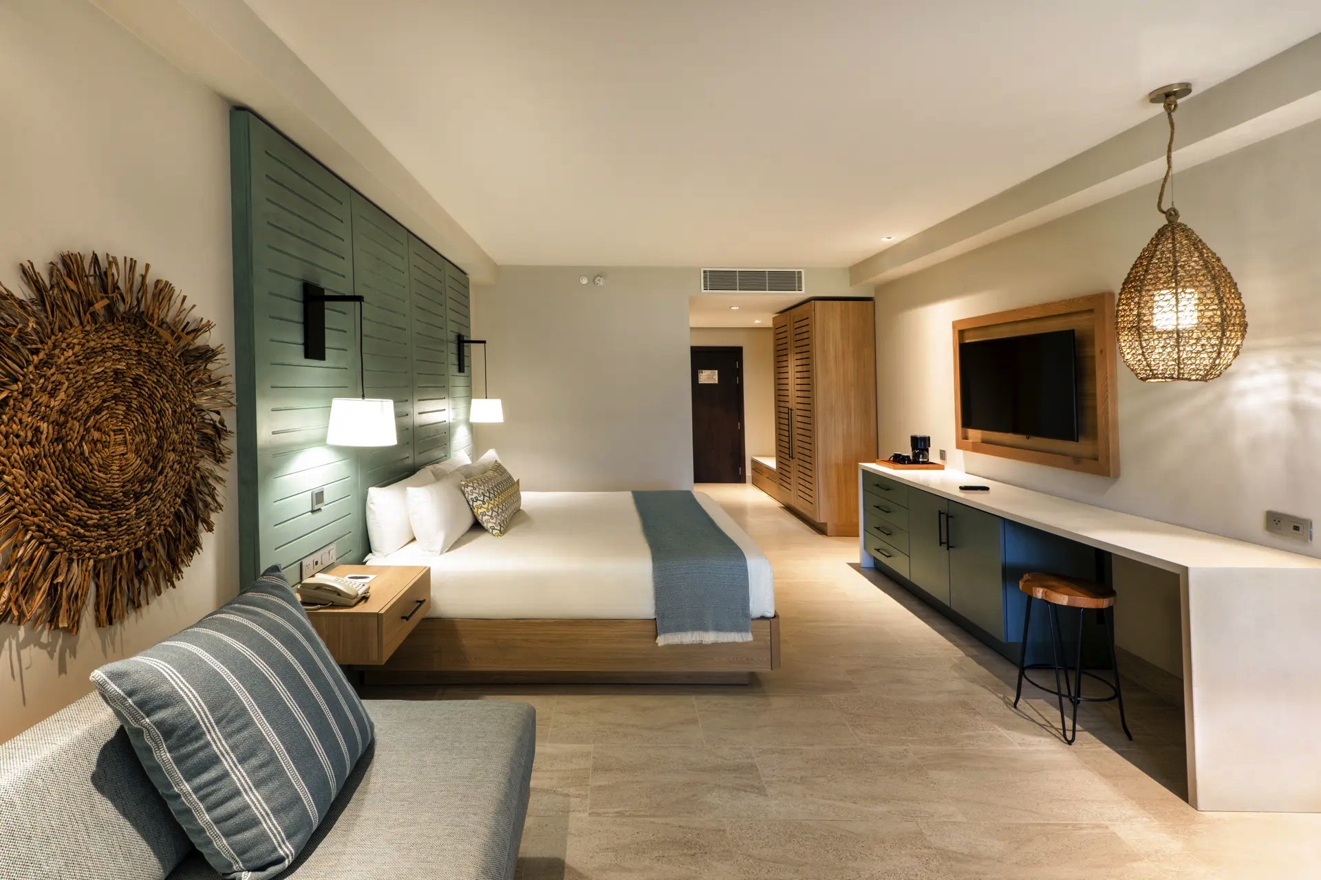 cama-adults-king-tropical-junior-suite-lopesan-costa-bavaro
