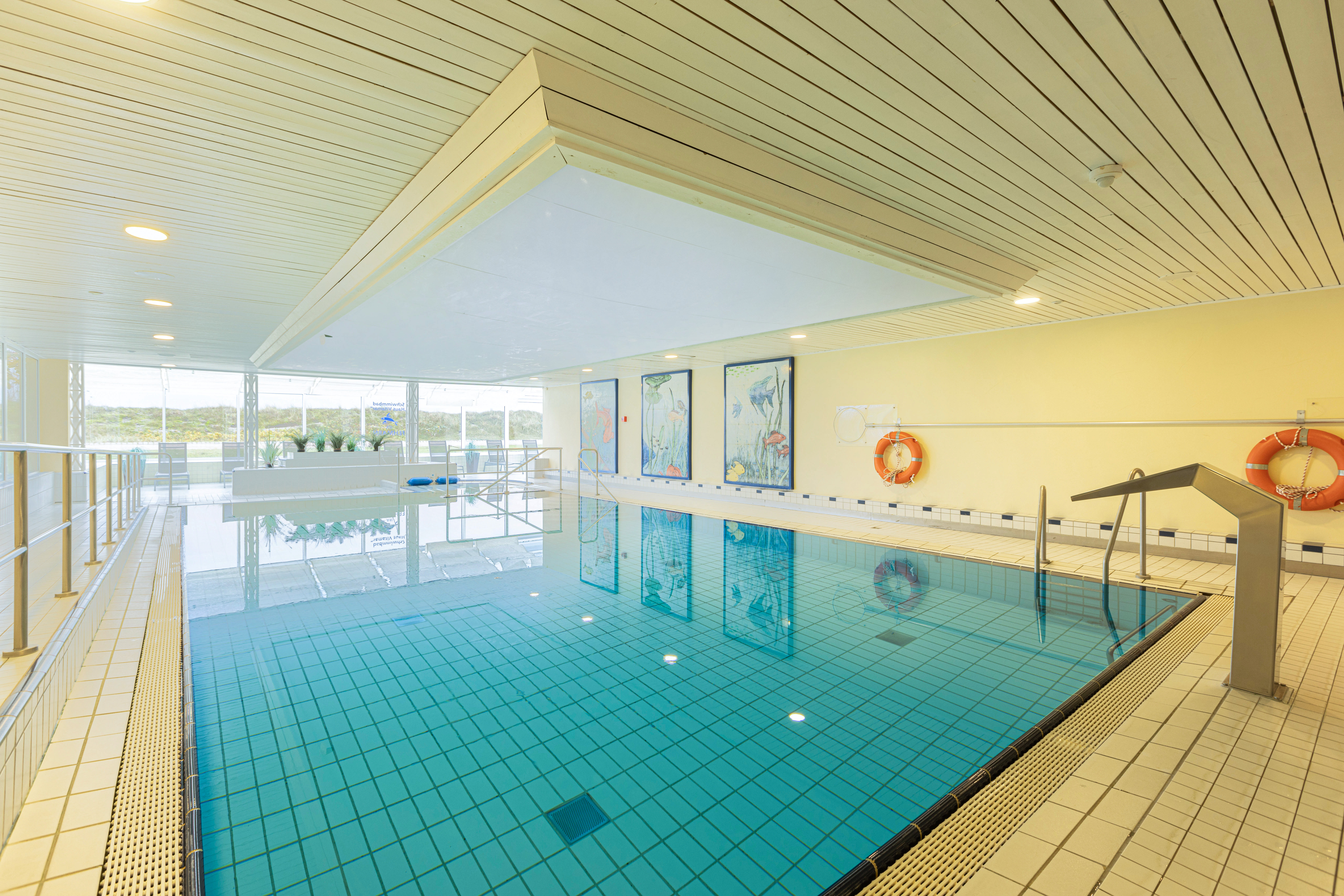 fotos piscina interior hotel ifa fehmarn