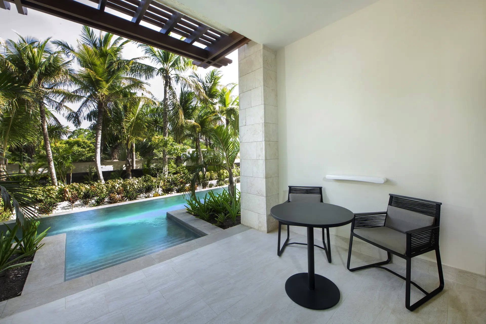 terraza lopesan costa bavaro junior suite swim up