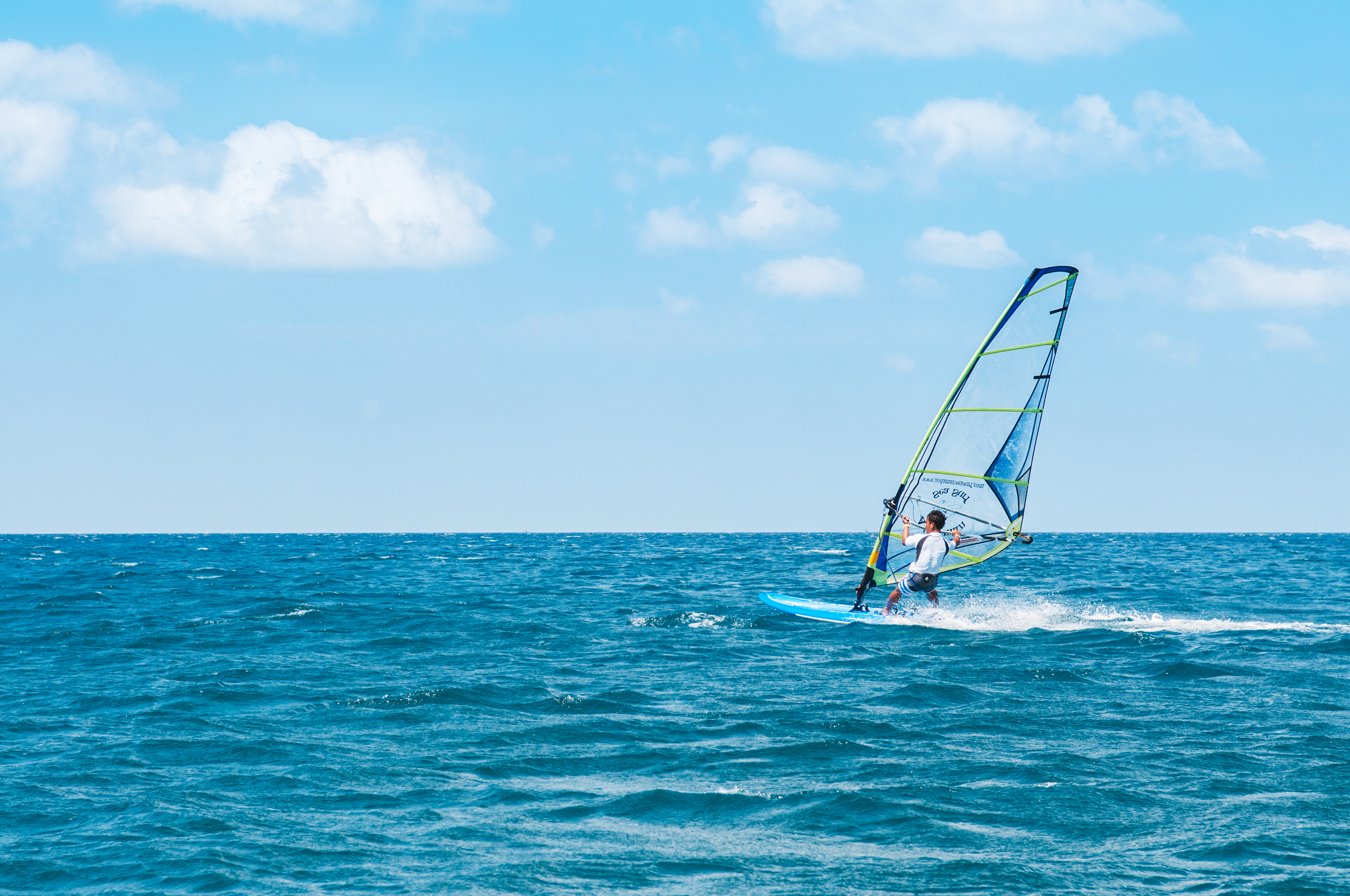 windsurfiStock-1031477354.jpg