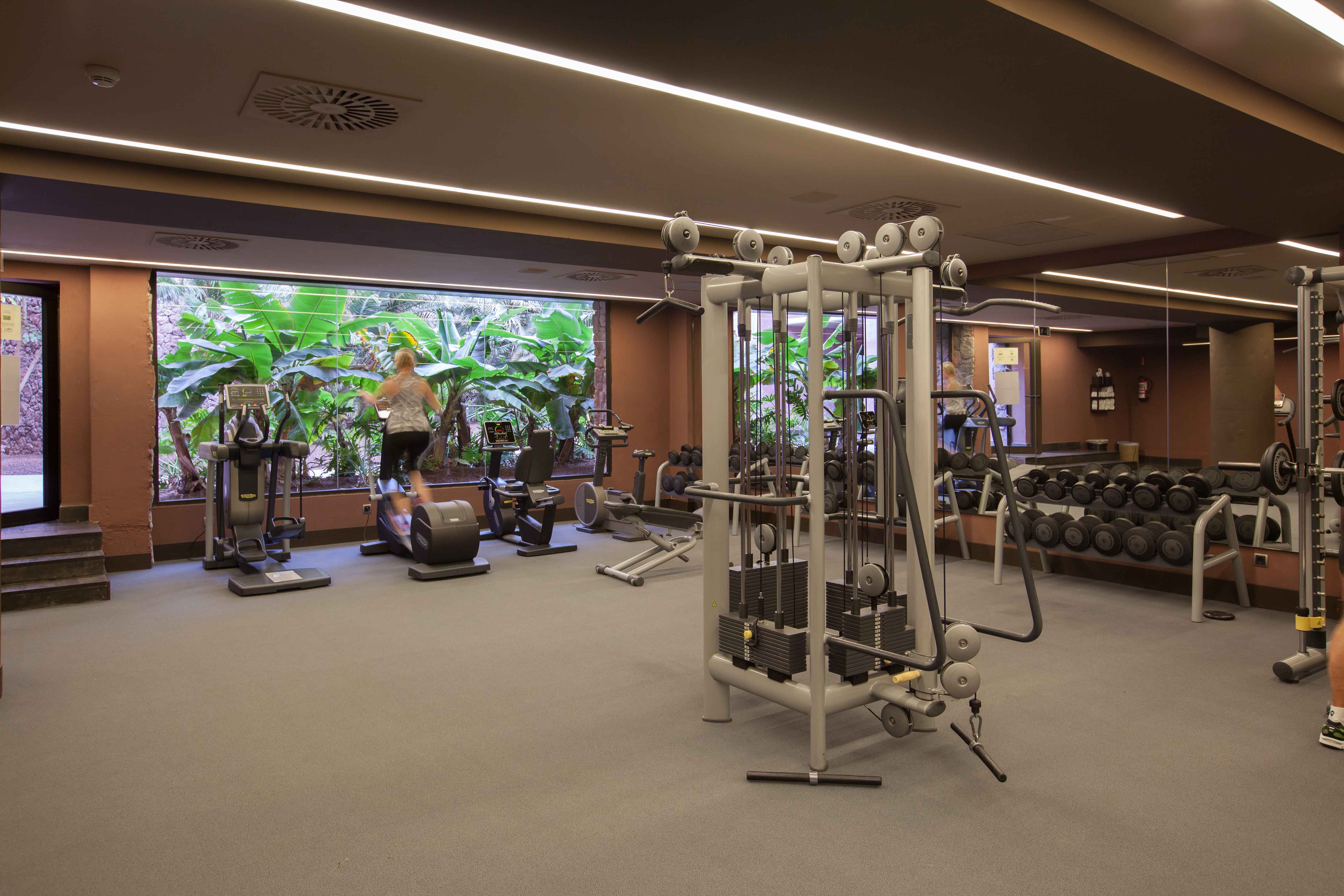 fitnessstudio hotel lopesan baobab resort