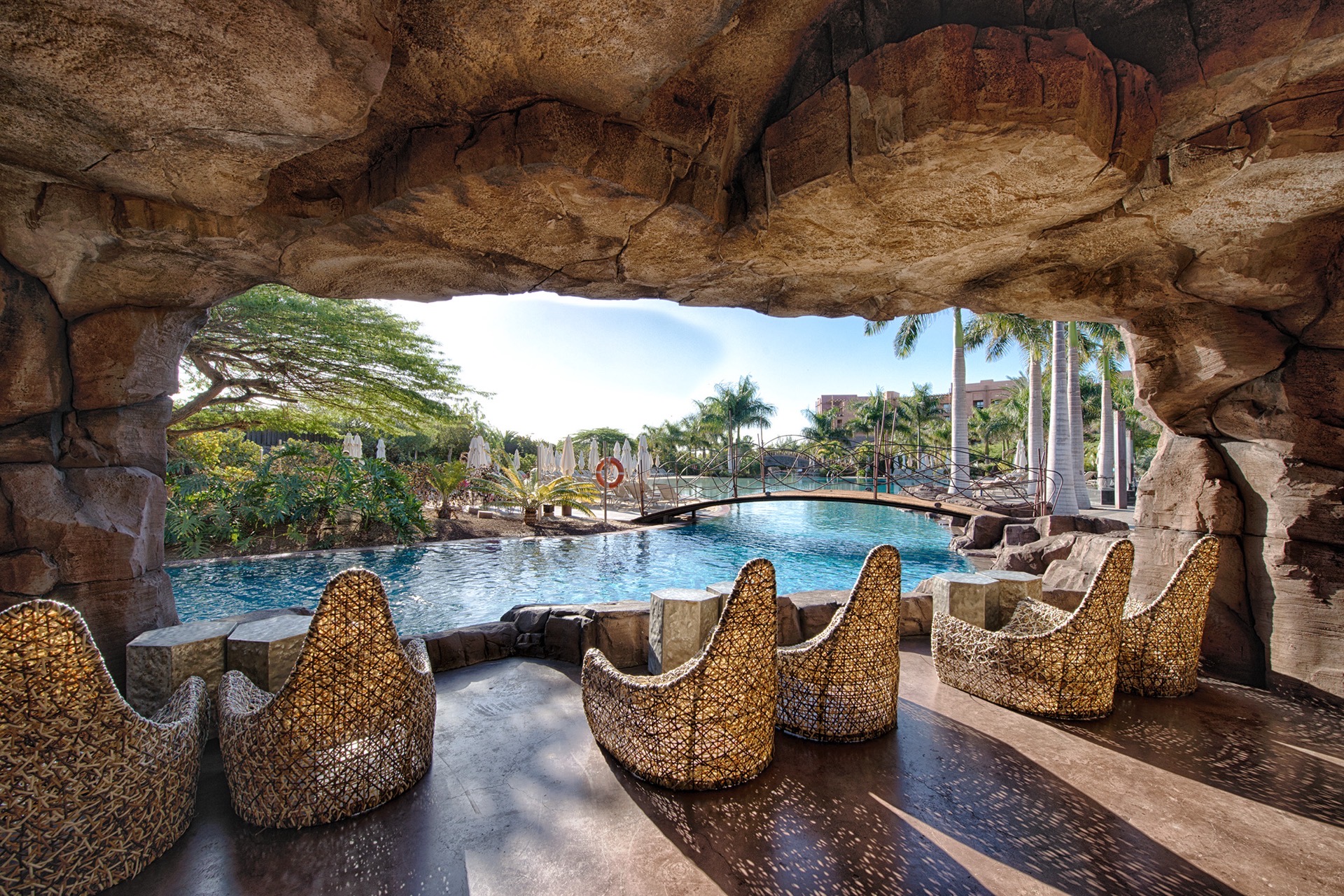 pool mit bar Lopesan Baobab Resort