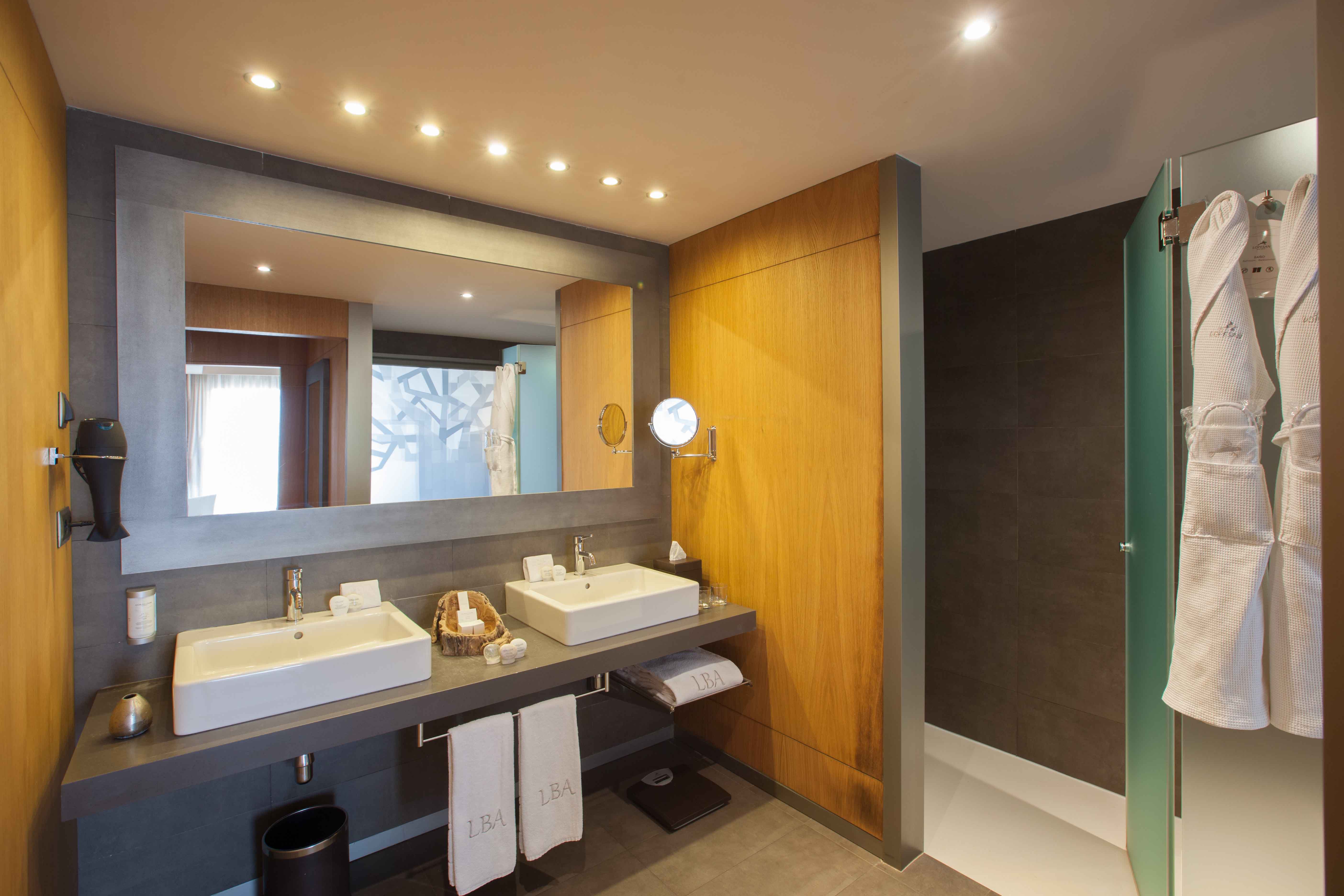 badezimmer junior suite lopesan baobab resort