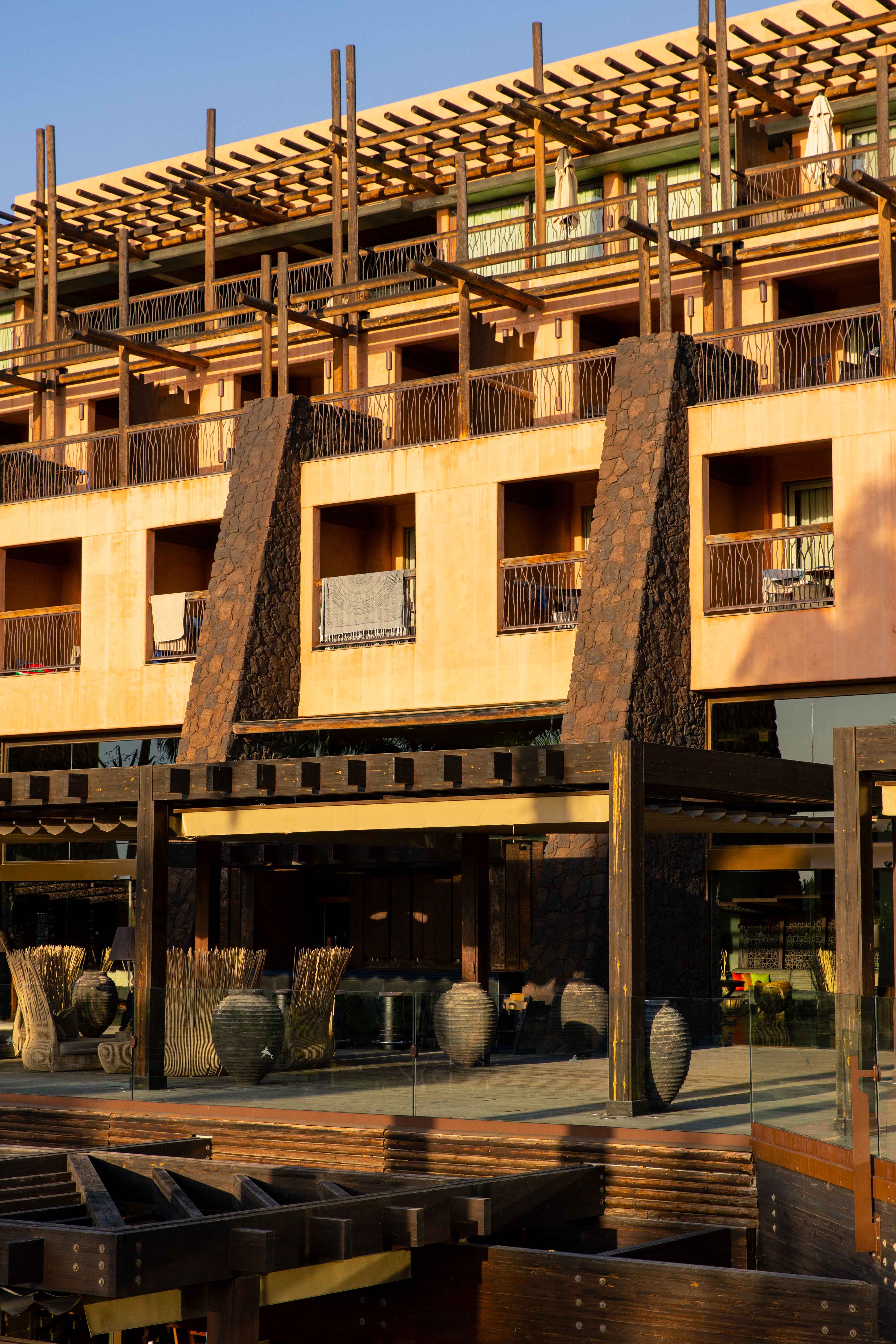eingang samuel baker bar hotel lopesan baobab resort