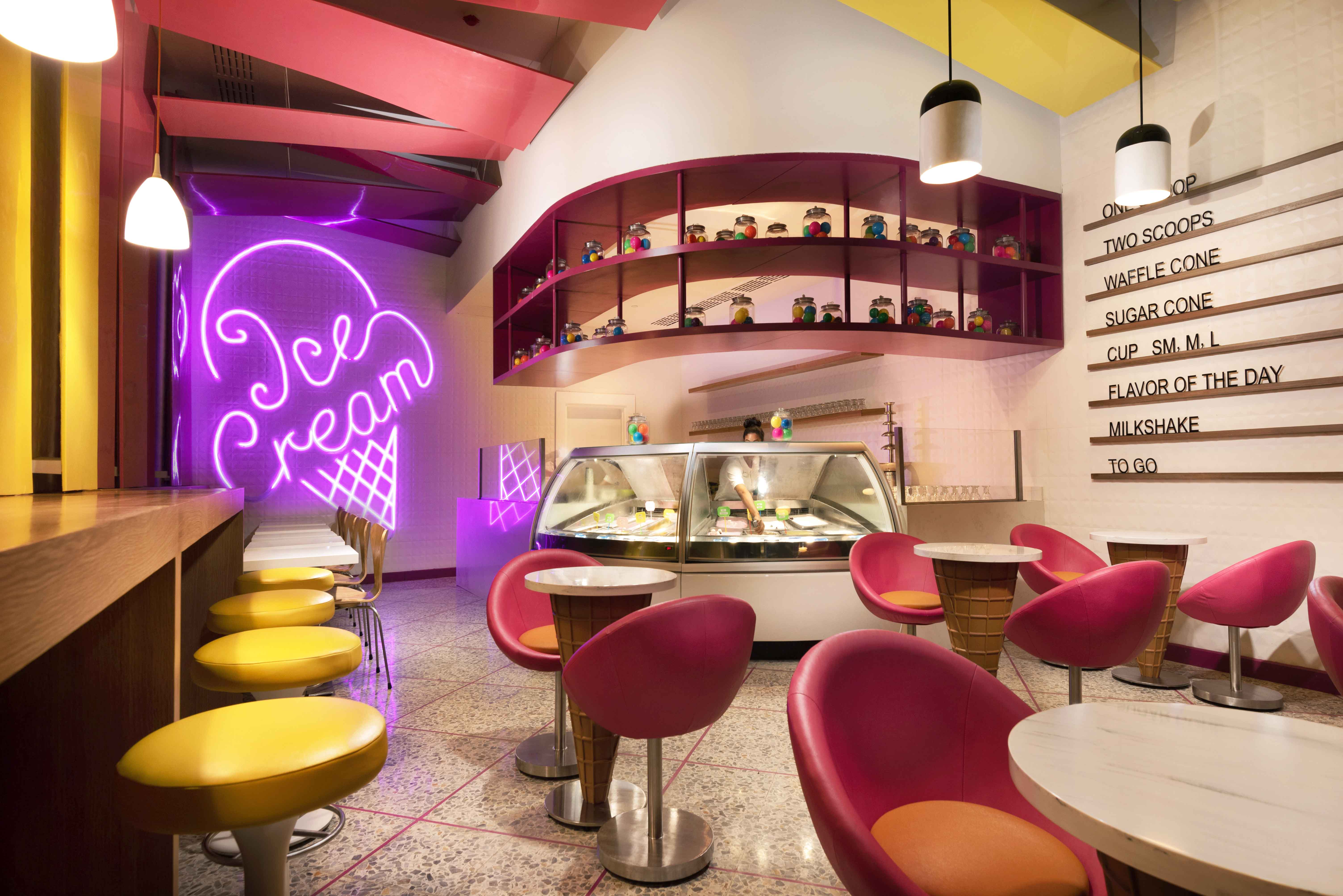 Iceberg ice cream shop desserts and ice cream at Lopesan Caoba Lagoon