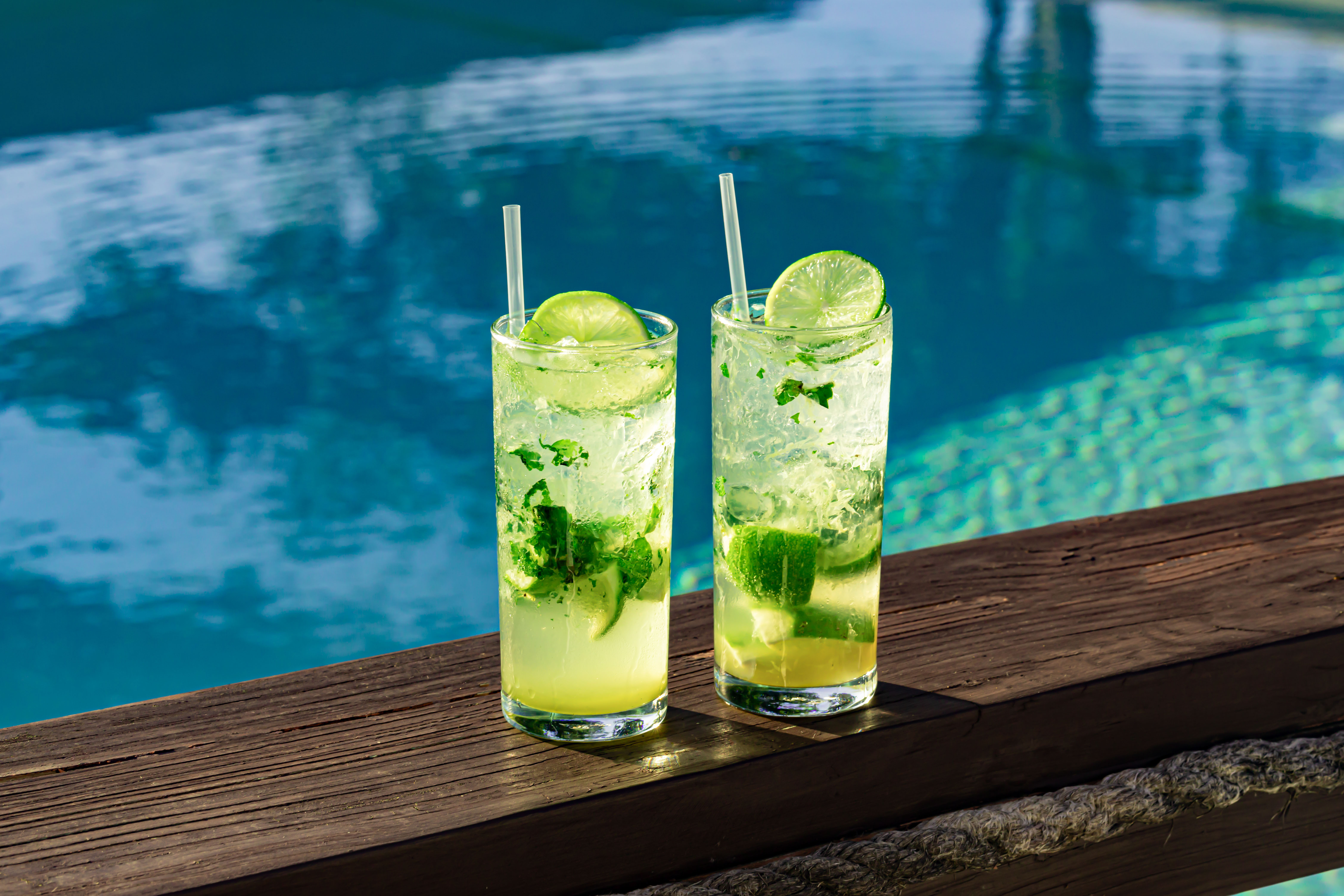 Entspannung und tropische Ausblicke im Lagoon Pool Club Lopesan Splash Cove