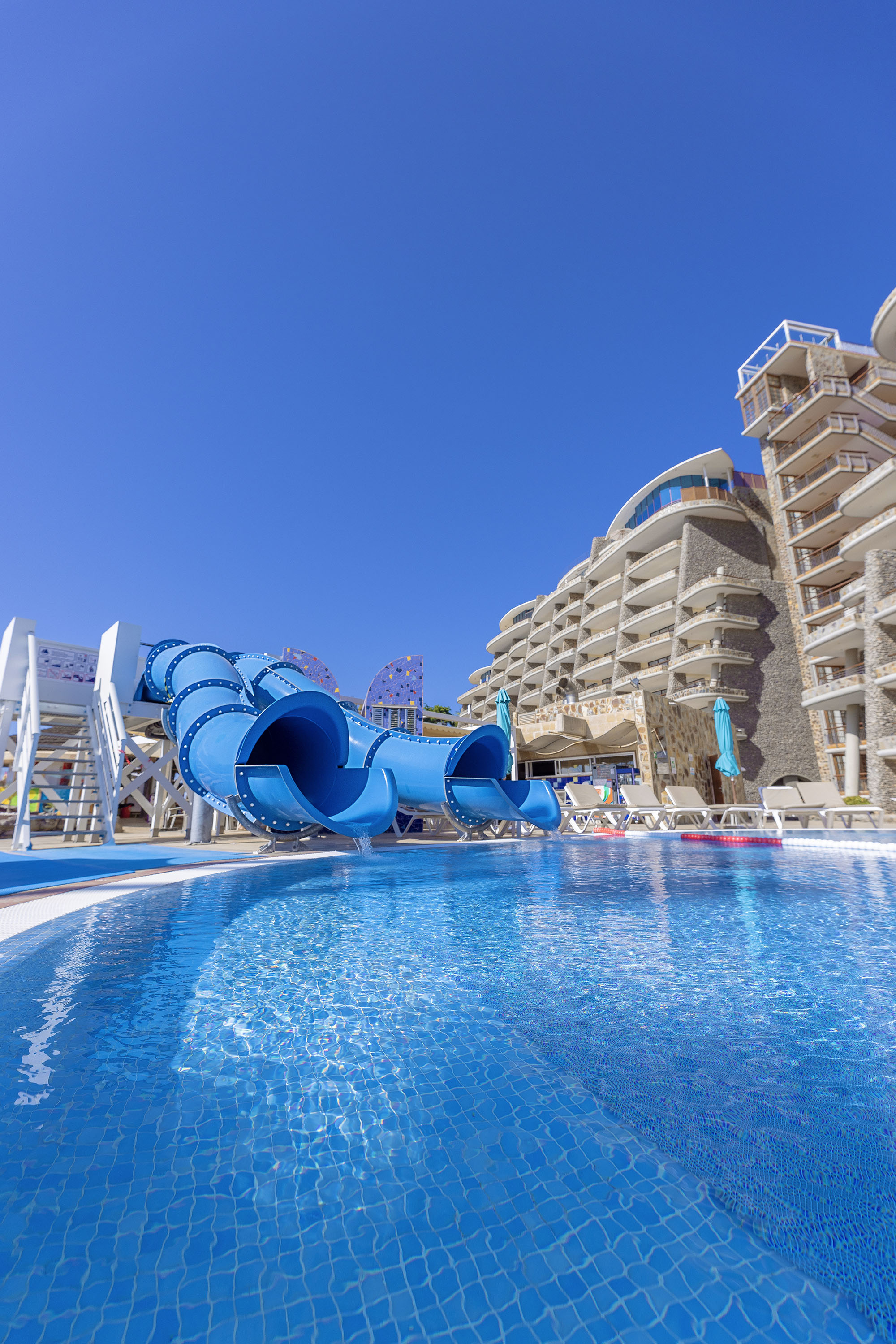 Kinderbecken mit Wasserrtsche im Anfi del Mar Resorts