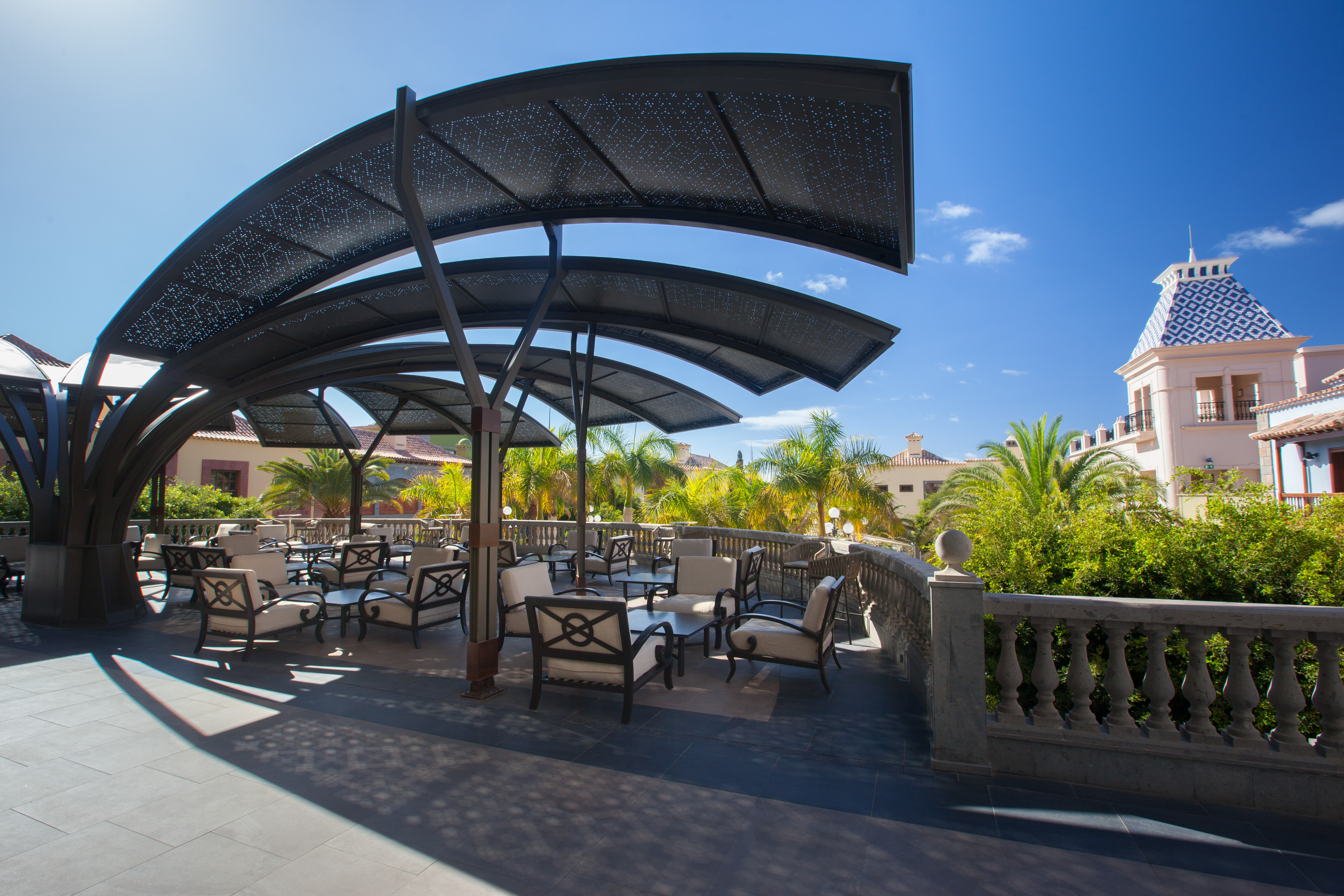 imágenes y fotos lopesan villa del conde resort & thalasso patio central