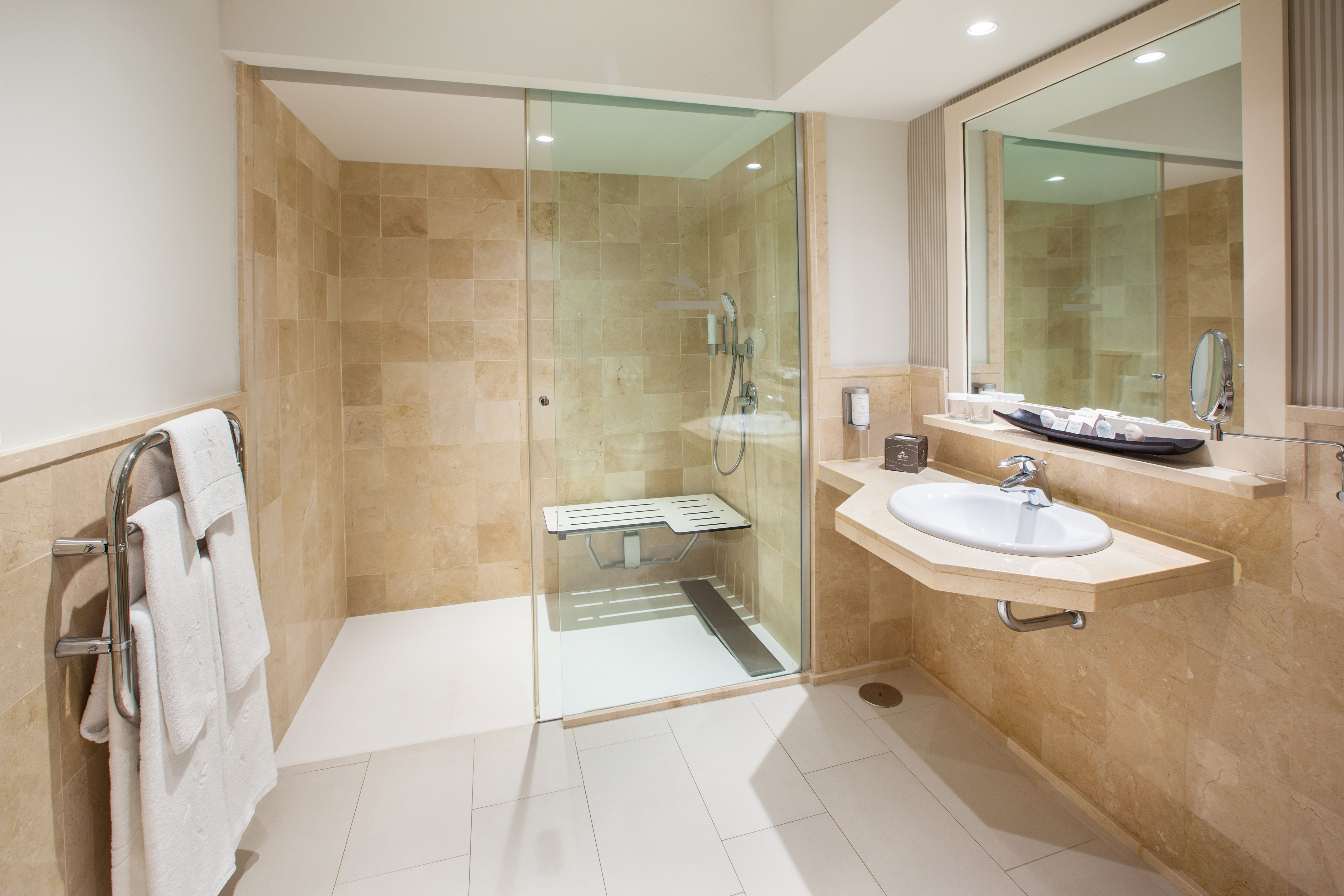 imágenes y fotos baño habitaciones lopesan villa del conde resort & thalasso