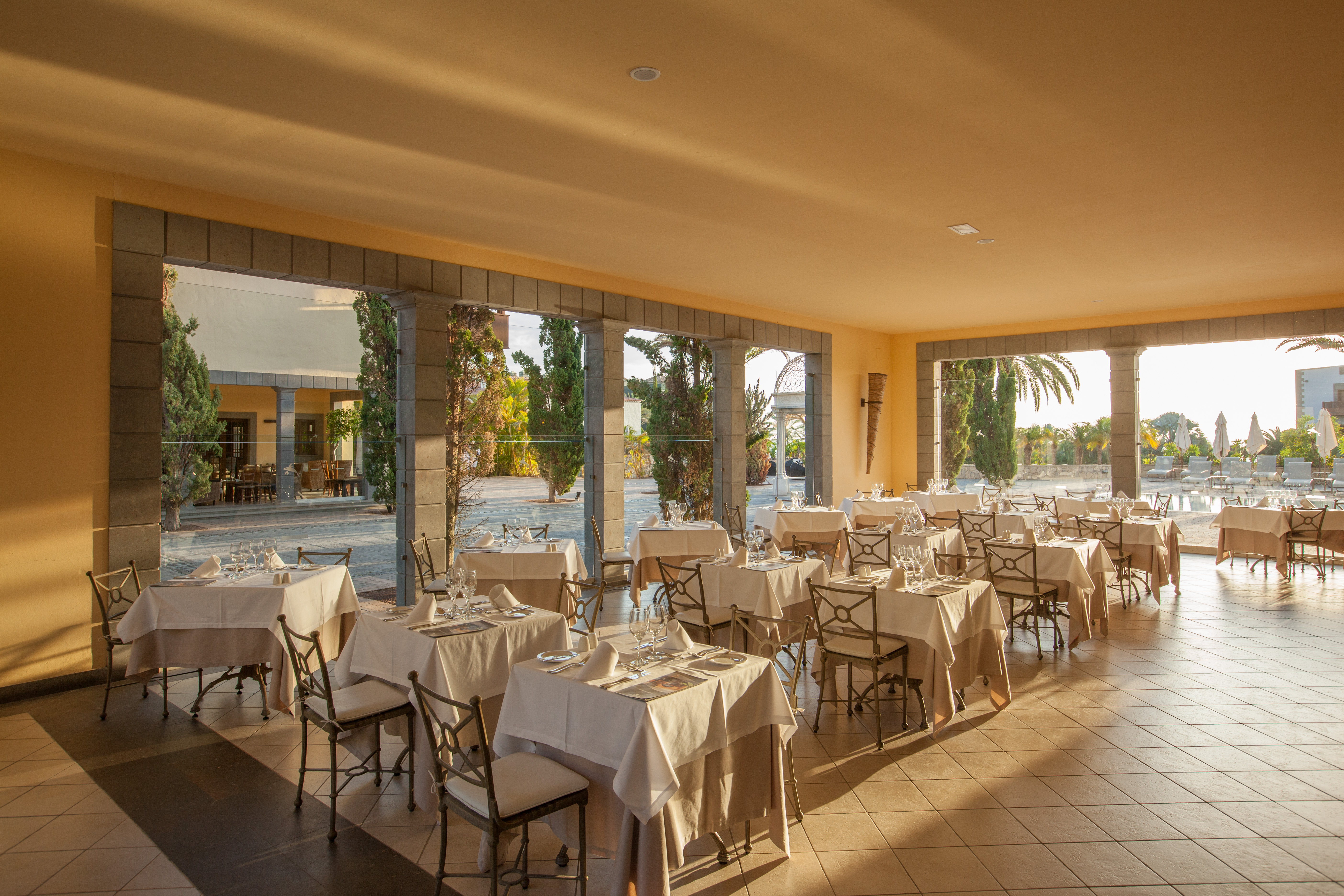 galeria de imágenes del buffet la plaza hotel lopesan villa del conde