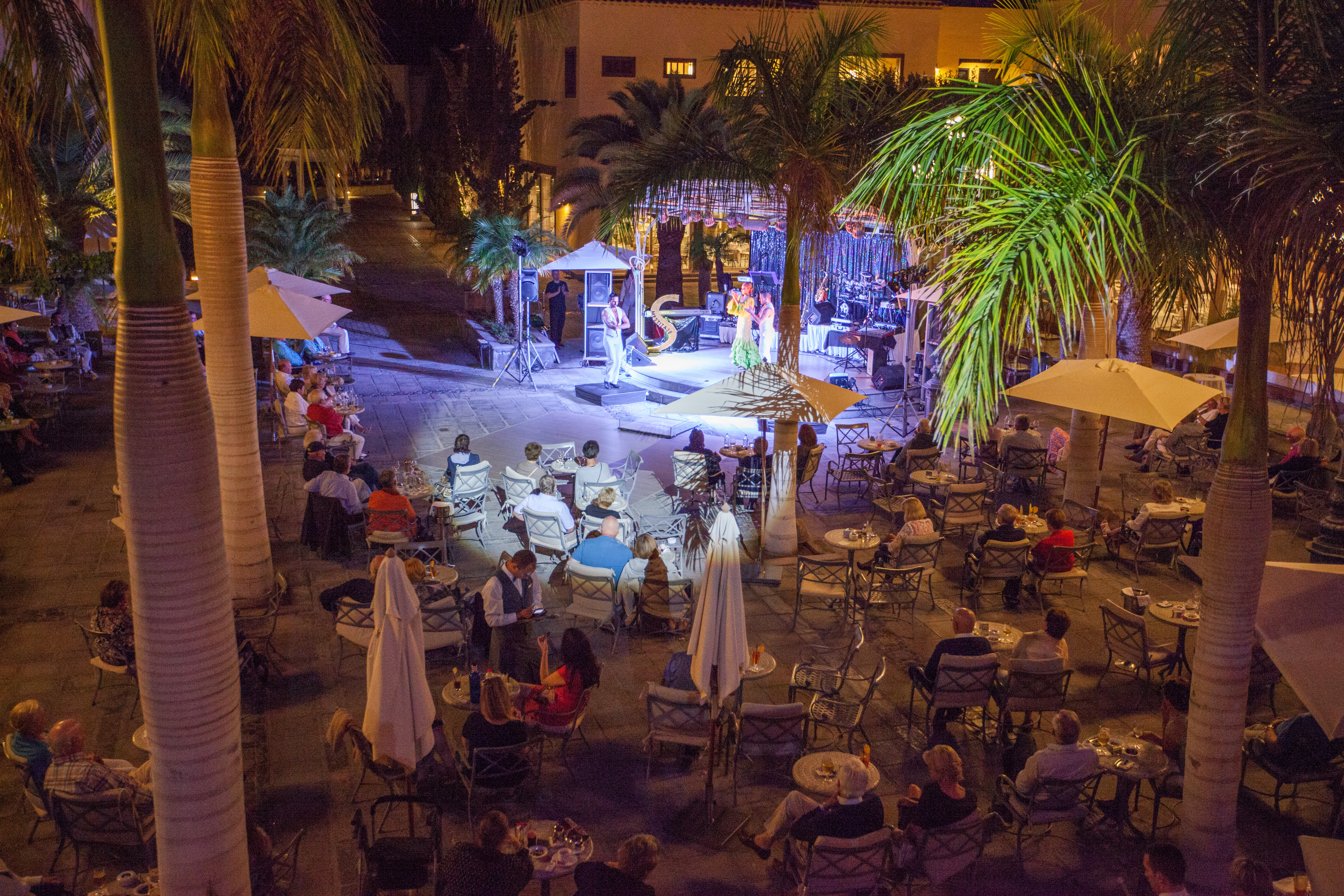 galeria de imágenes show musical hotel lopesan villa del conde
