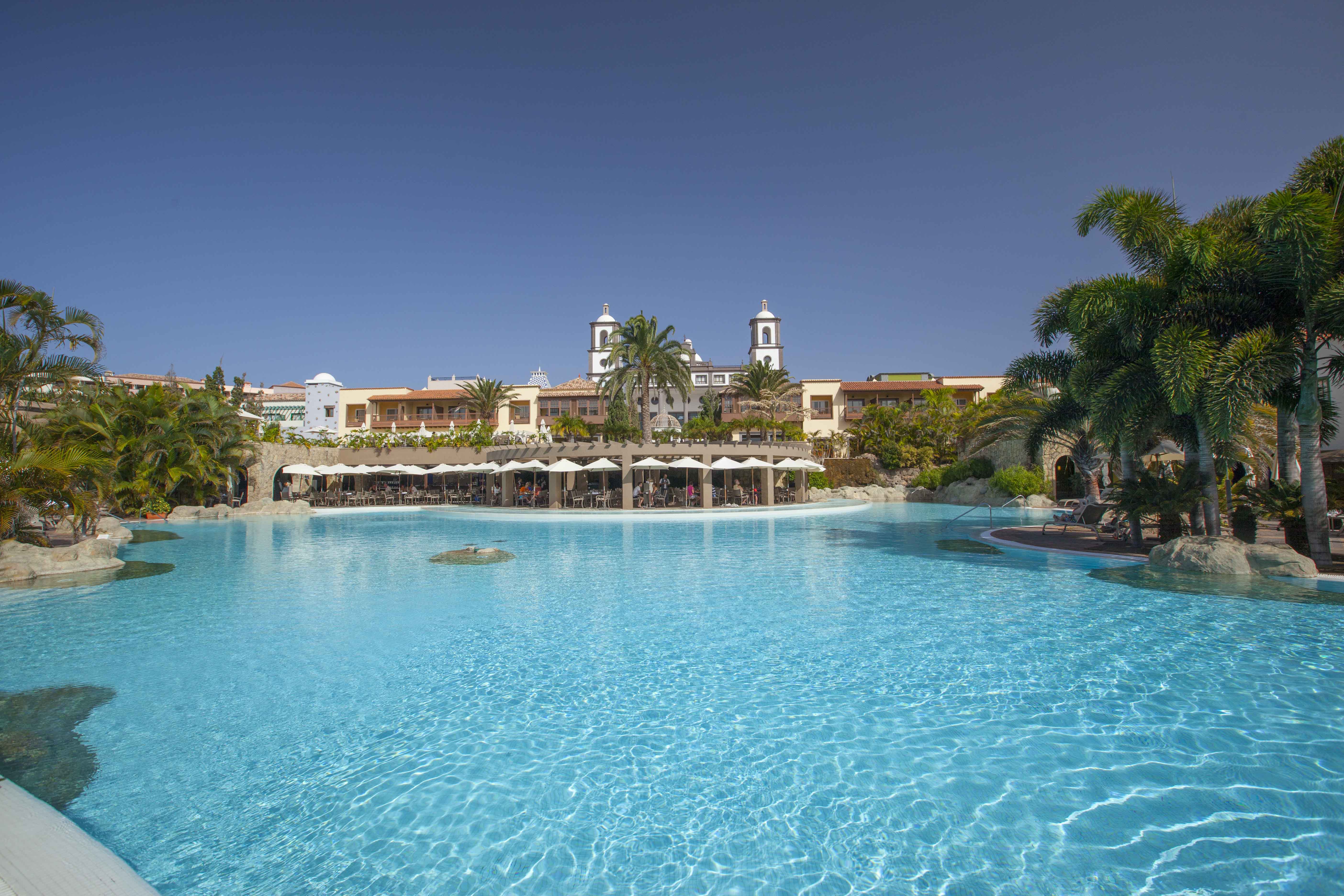 lopesan villa del conde resort & thalasso schwimmbadbereich