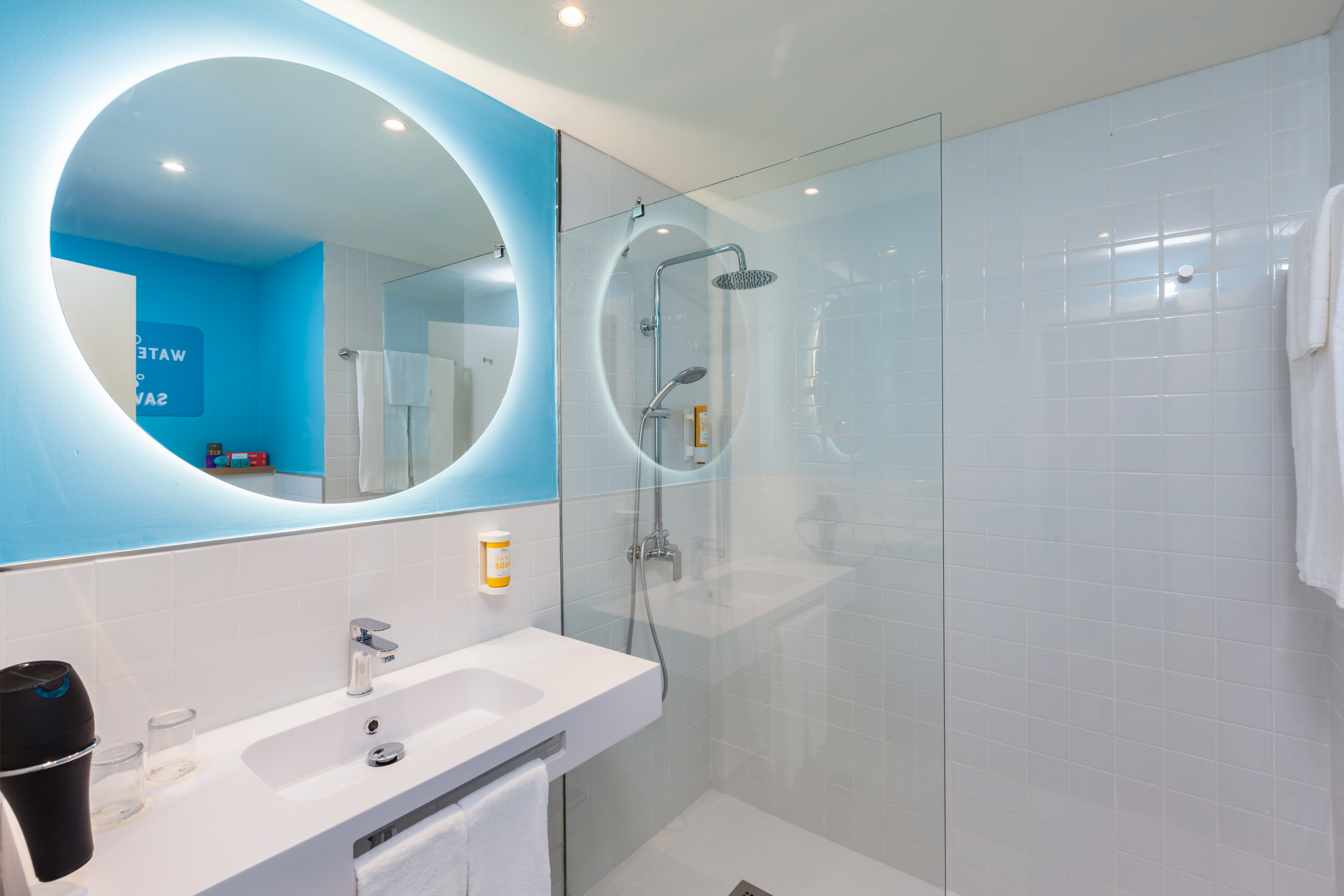 fotos baño habitaciones abora interclub atlantic doble deluxe adults only