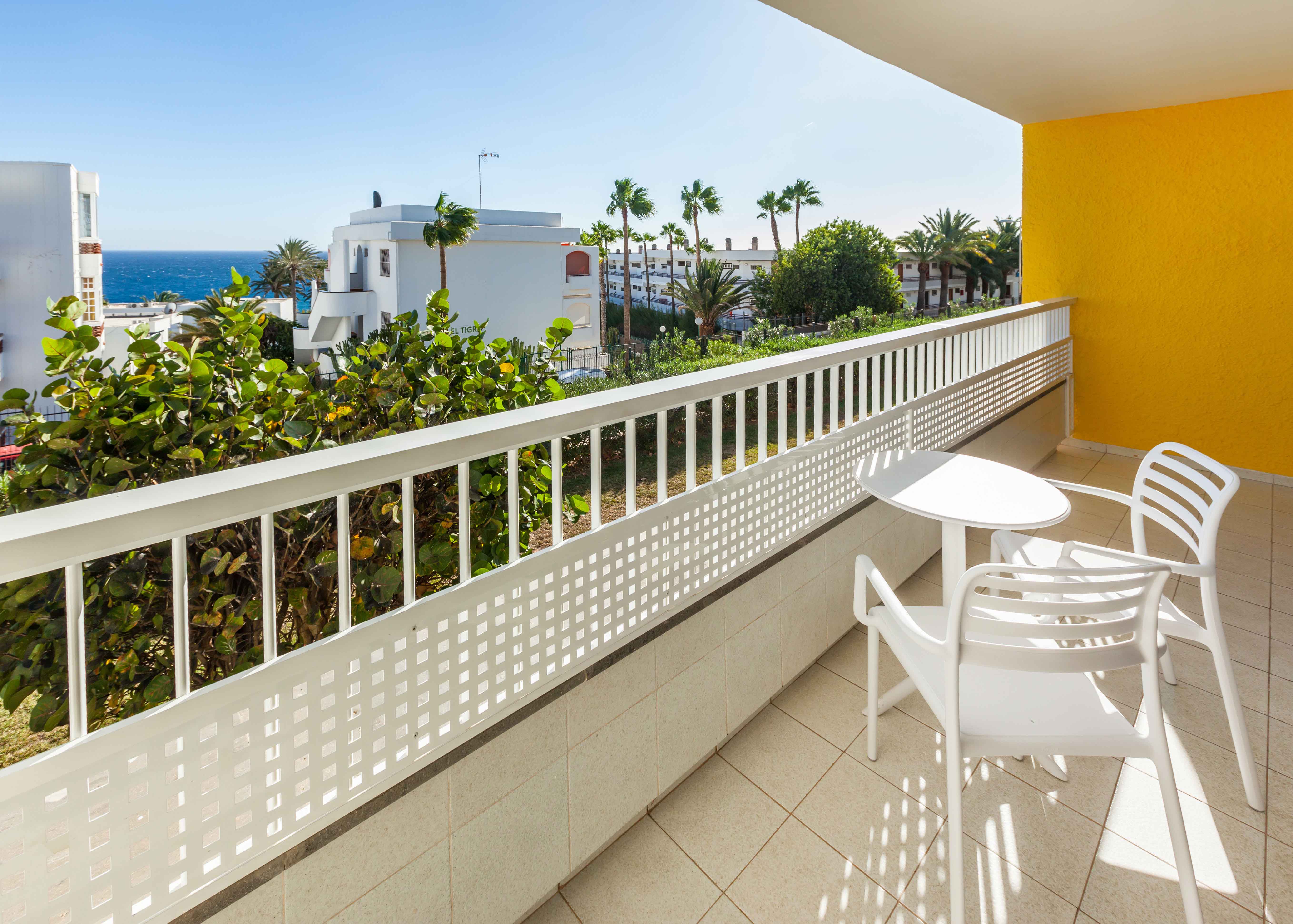 terrasse angepasstes doppelzimmer familie hotel abora interclub atlantic