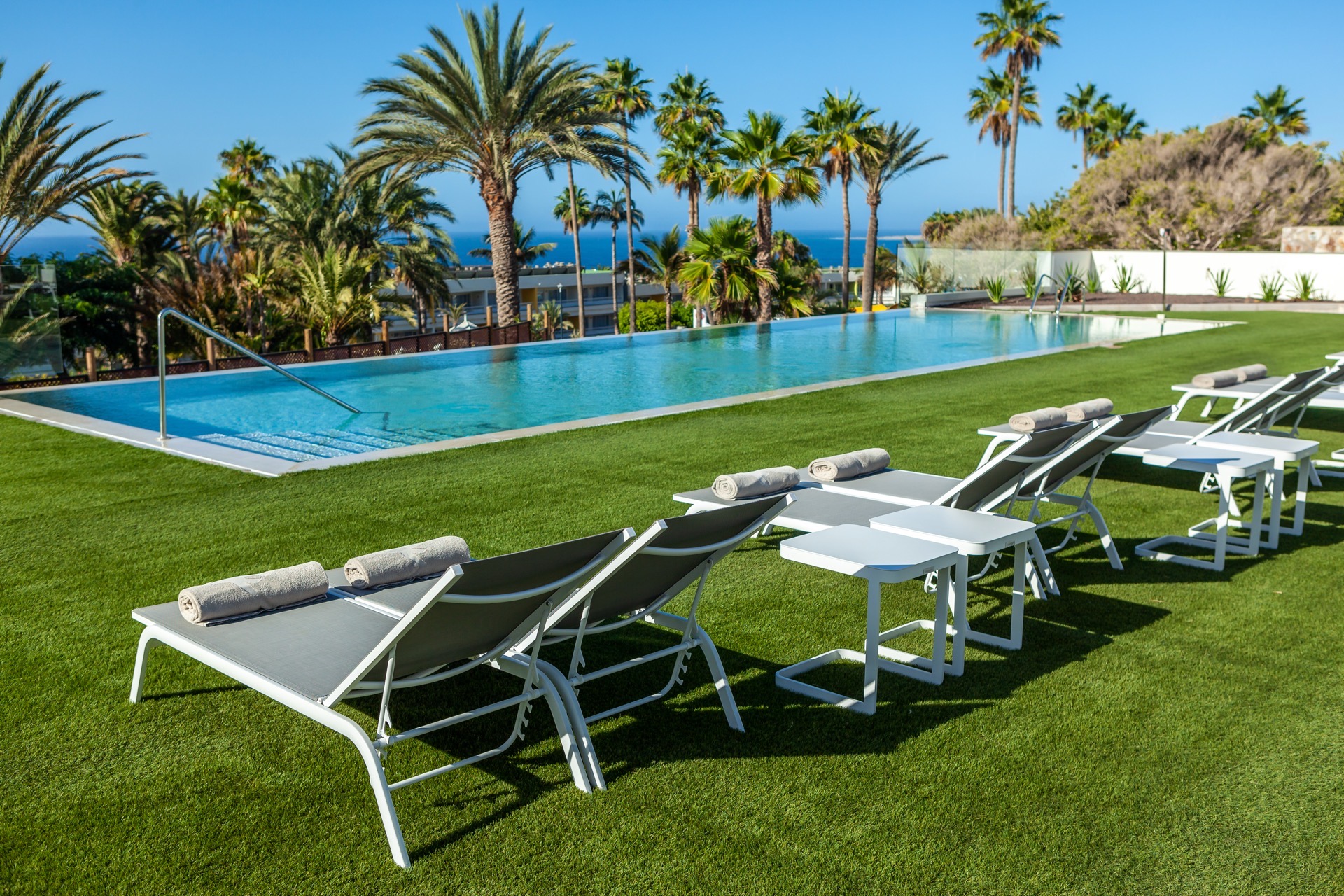 infinity-pool abora interclub atlantic by lopesan hotels