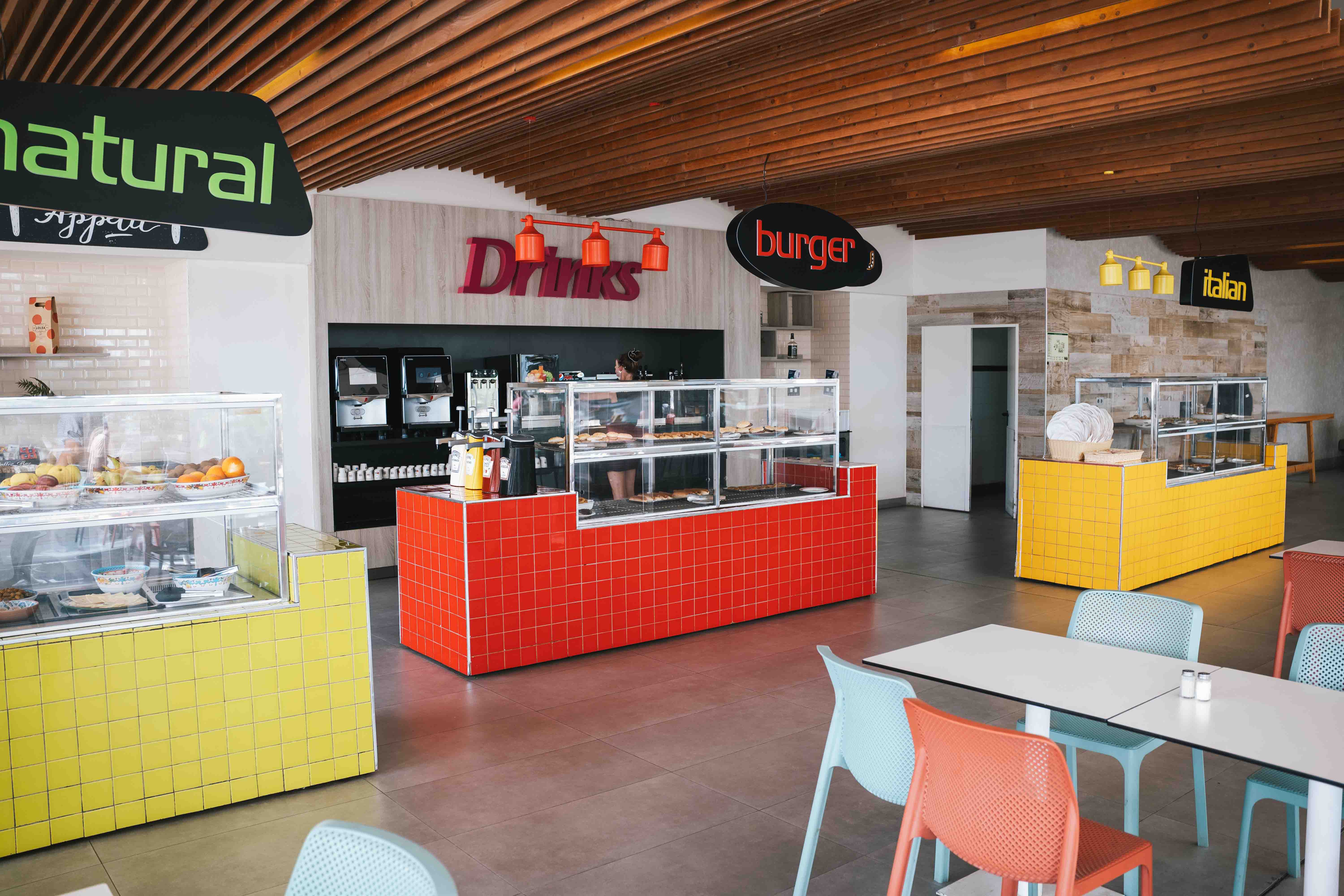snack-bar-bereich abora interclub atlantic by lopesan hotels