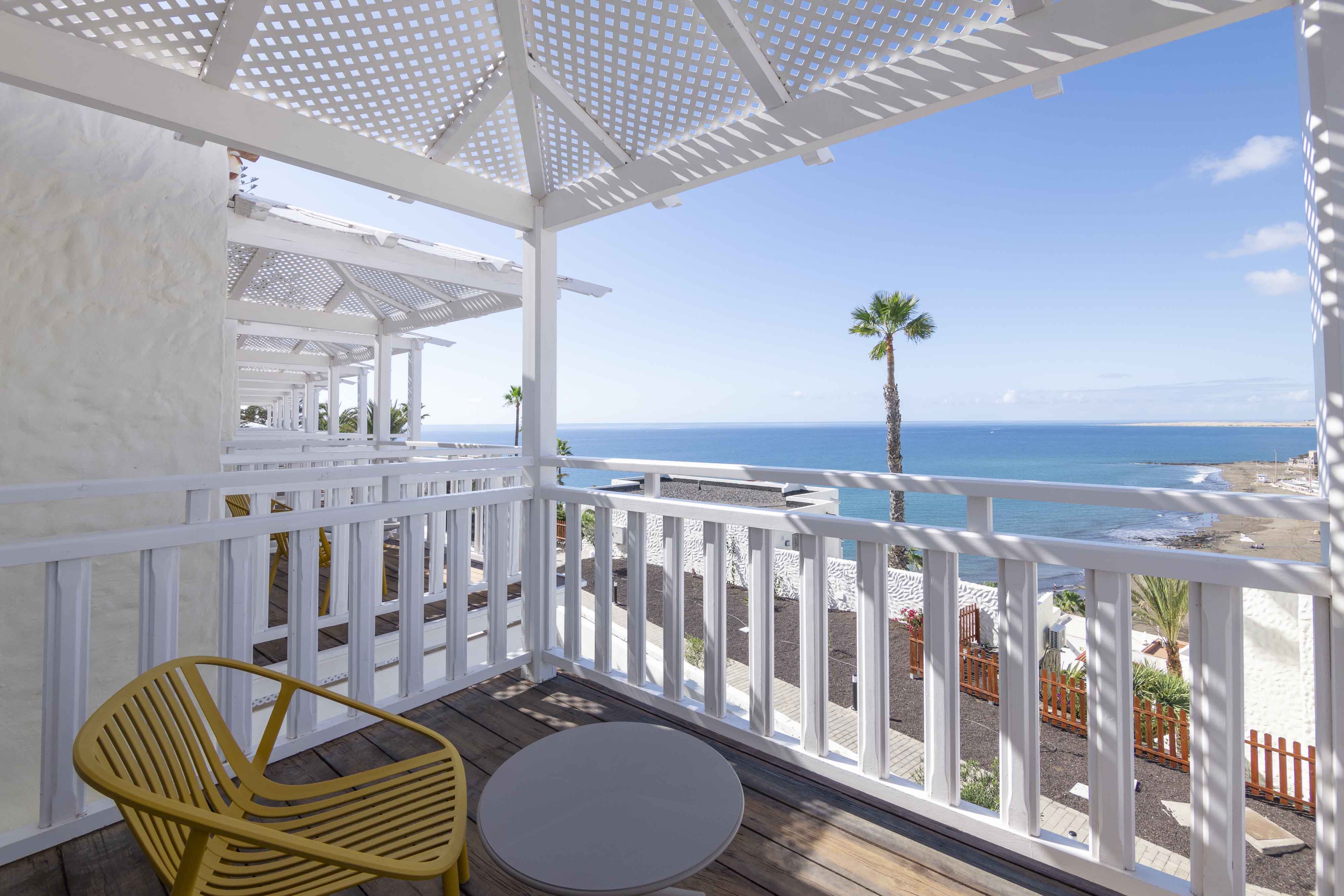 terrasse superior suite meerblick zimmer hotel abora interclub atlantic