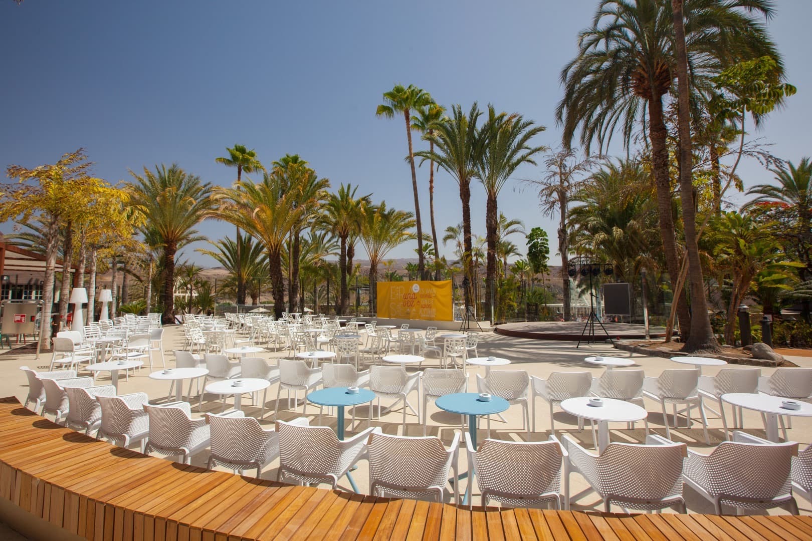 imagenes y fotos abora continental by lopesan hotels zona shows