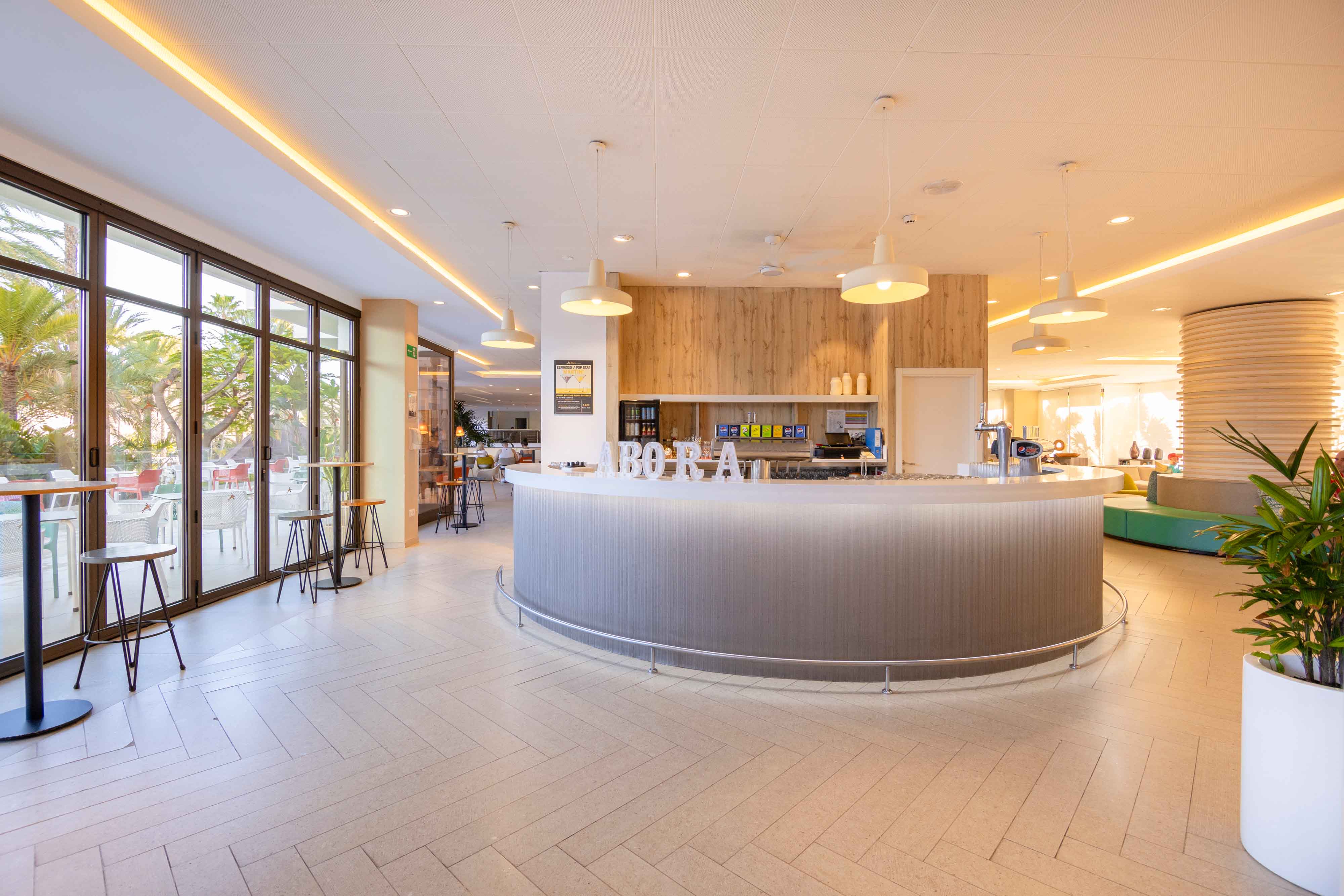 bars abora continental lopesan gran canaria